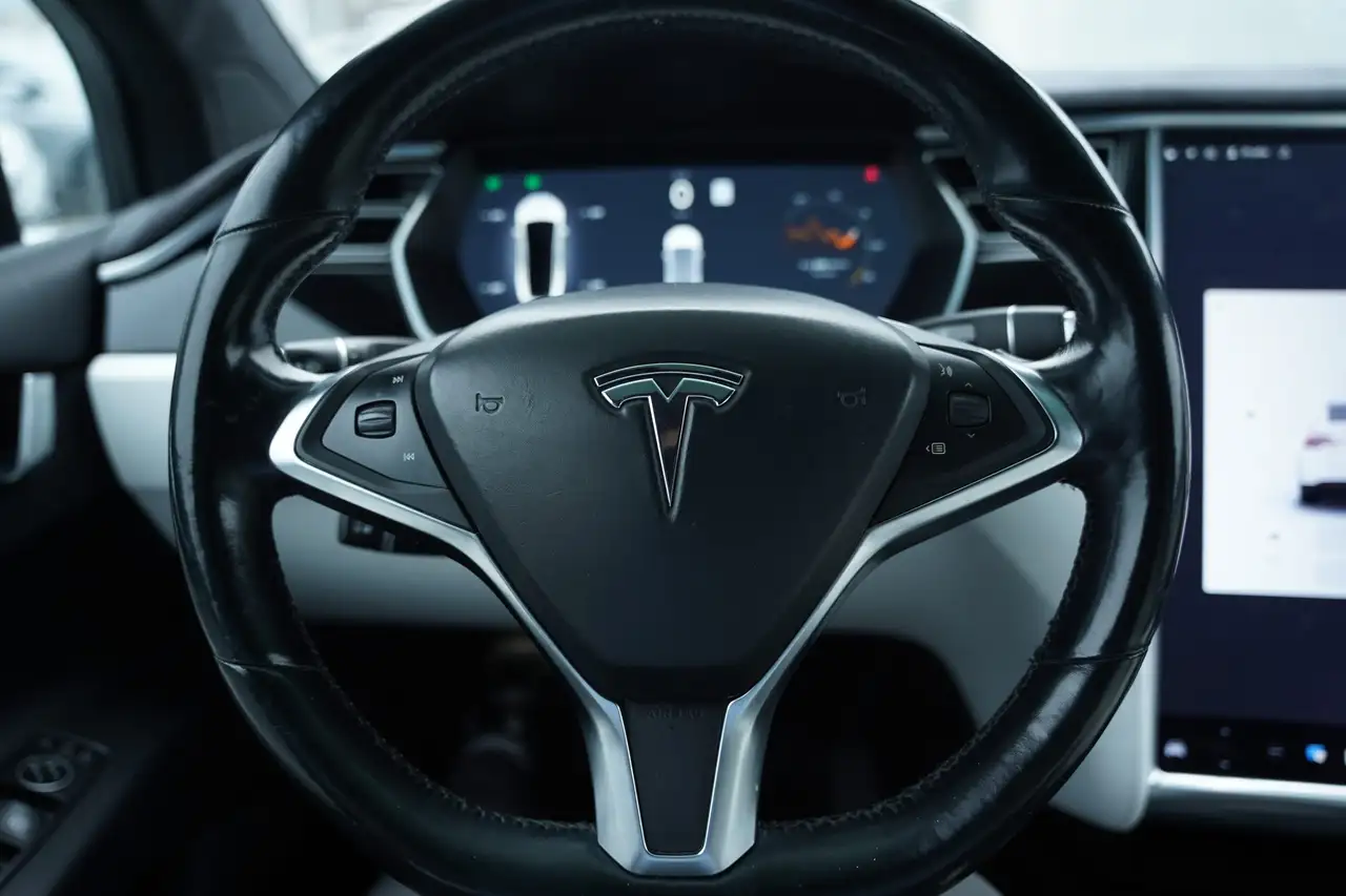Tesla Model X fotografie Tesla Model X