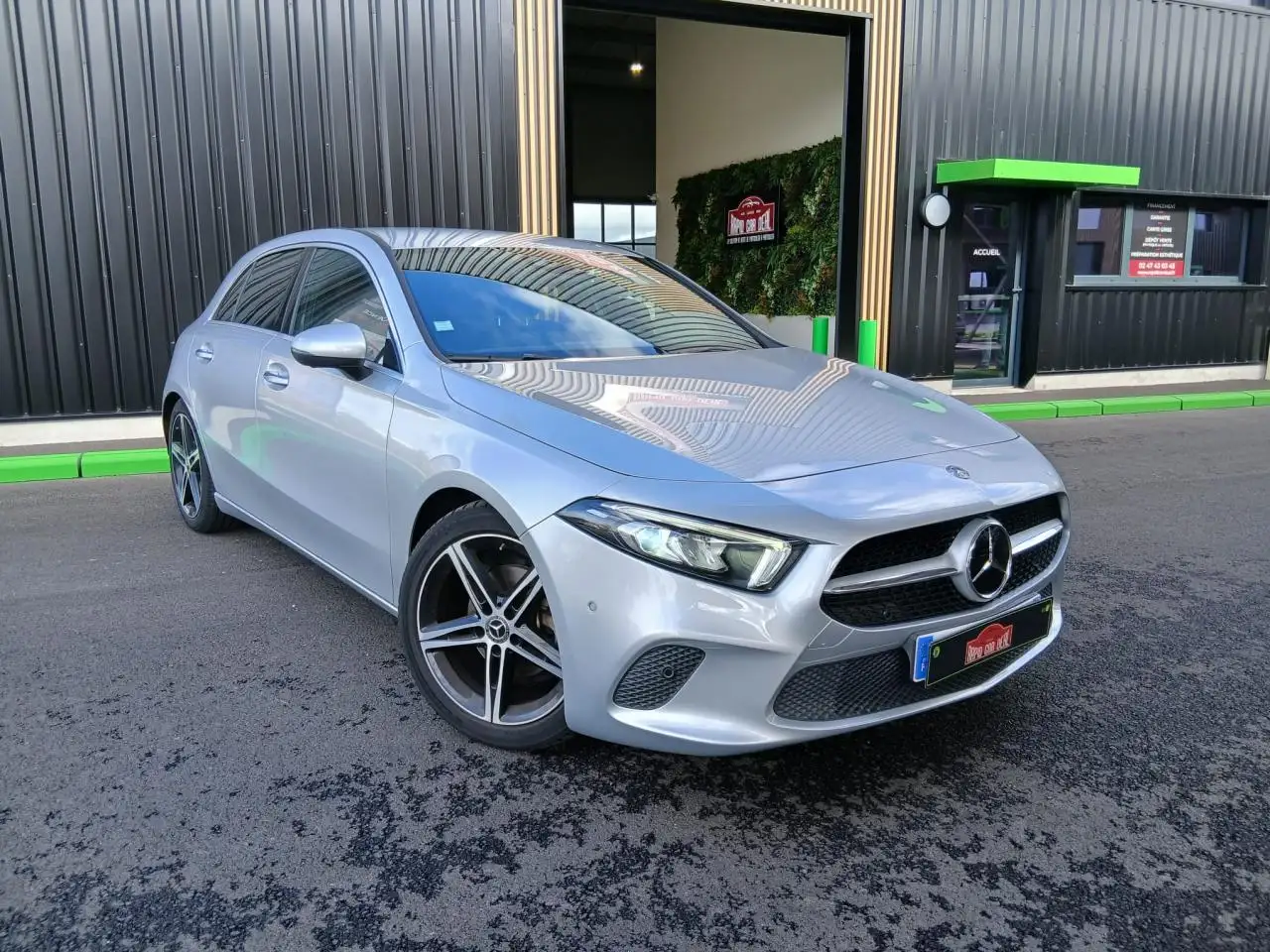 Mercedes-Benz A 180