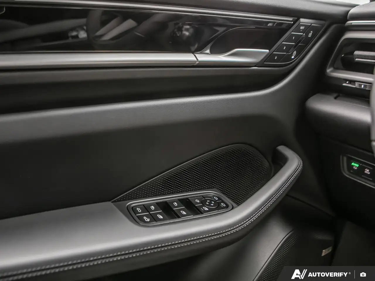 Porsche Macan снимка Porsche Macan