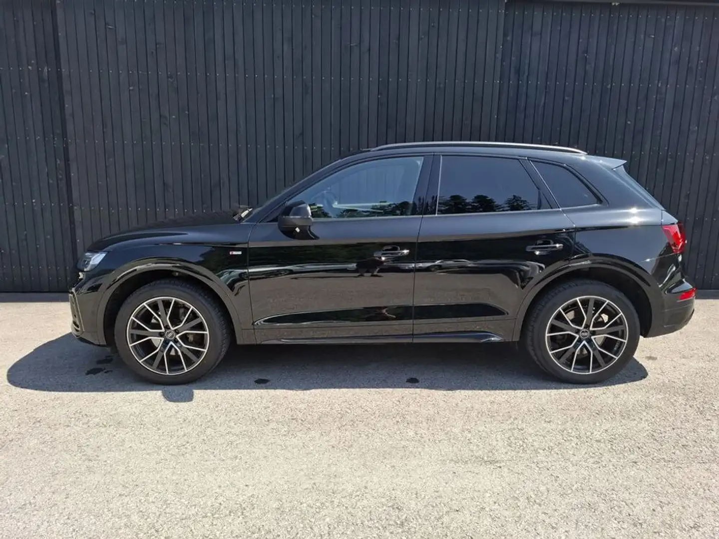 Audi Q5 40 TDI quattro S line Schwarz - 2