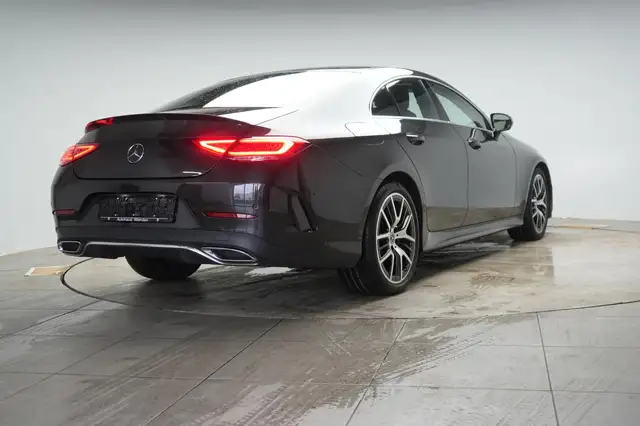 Mercedes-Benz CLS view 4