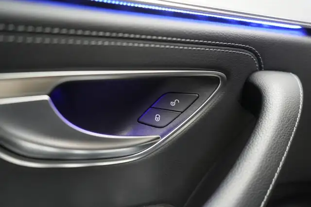 Mercedes-Benz CLS view 28