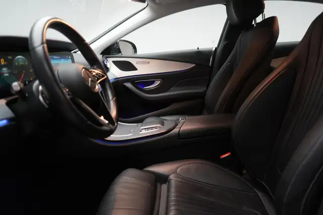 Mercedes-Benz CLS view 9
