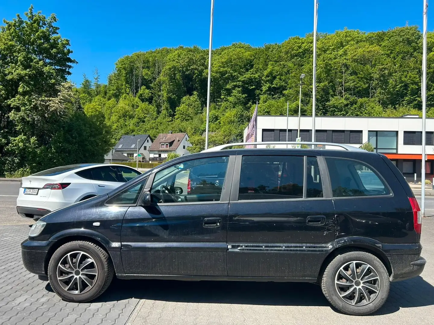 Opel Zafira A Njoy mit Style-Paket,7-Sitzer,Klimaauto Schwarz - 2