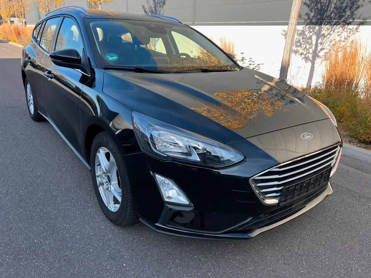 Ford Focus Turnier 1.Hand WINTERPAKET Noir - 1