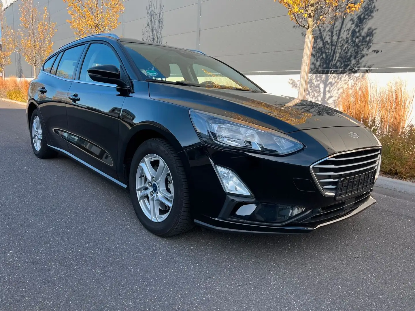 Ford Focus Turnier 1.Hand WINTERPAKET Noir - 2