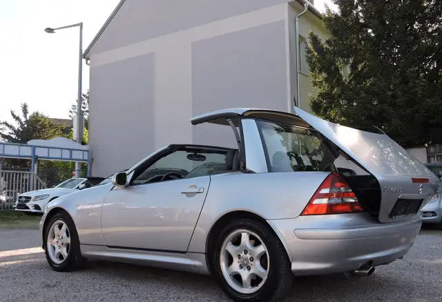 Mercedes-Benz SLK 230
