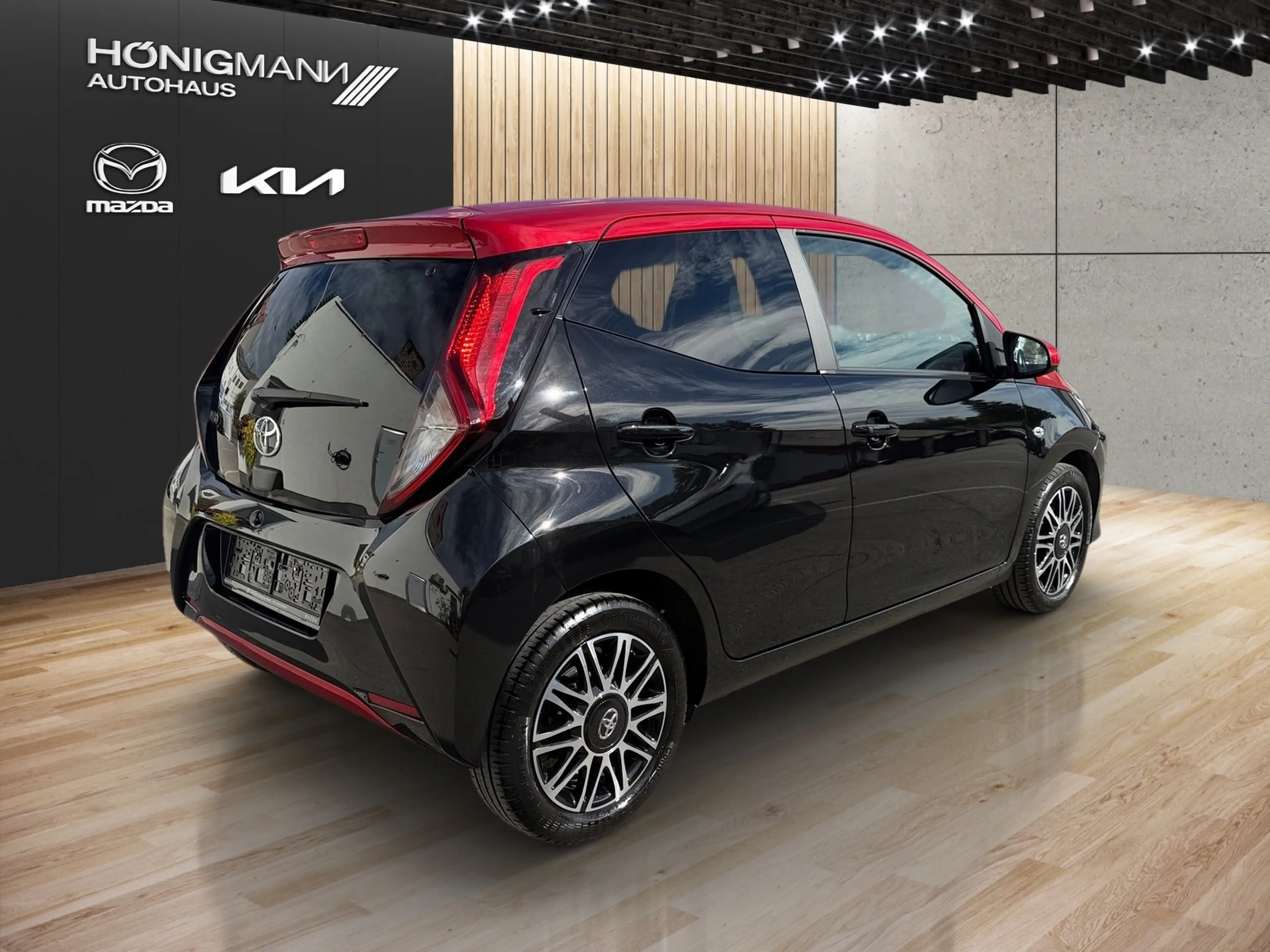 Toyota Aygo Aygo 1,0 VVT-i x-clusiv — photo 5
