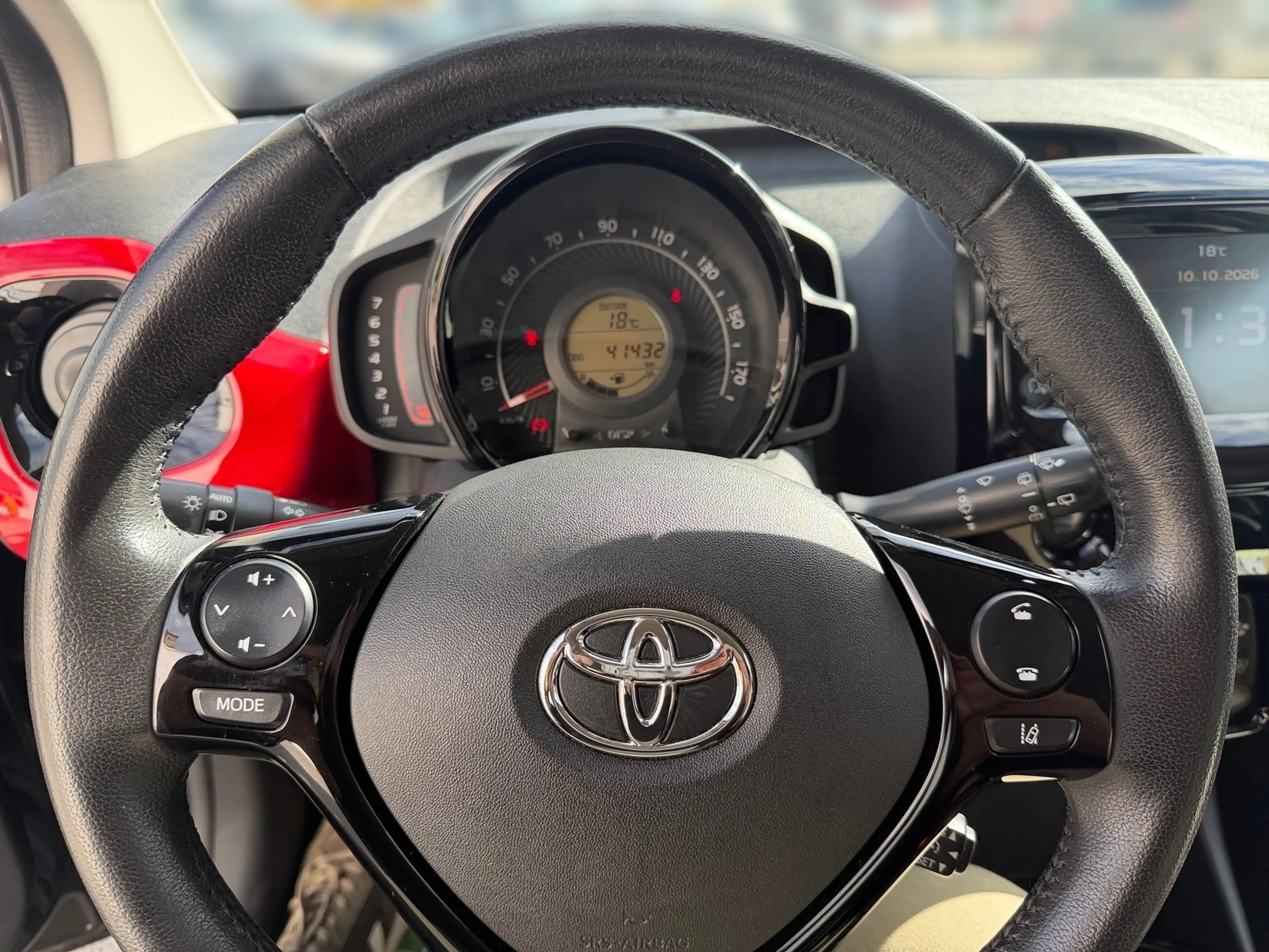 Toyota Aygo Aygo 1,0 VVT-i x-clusiv — photo 13
