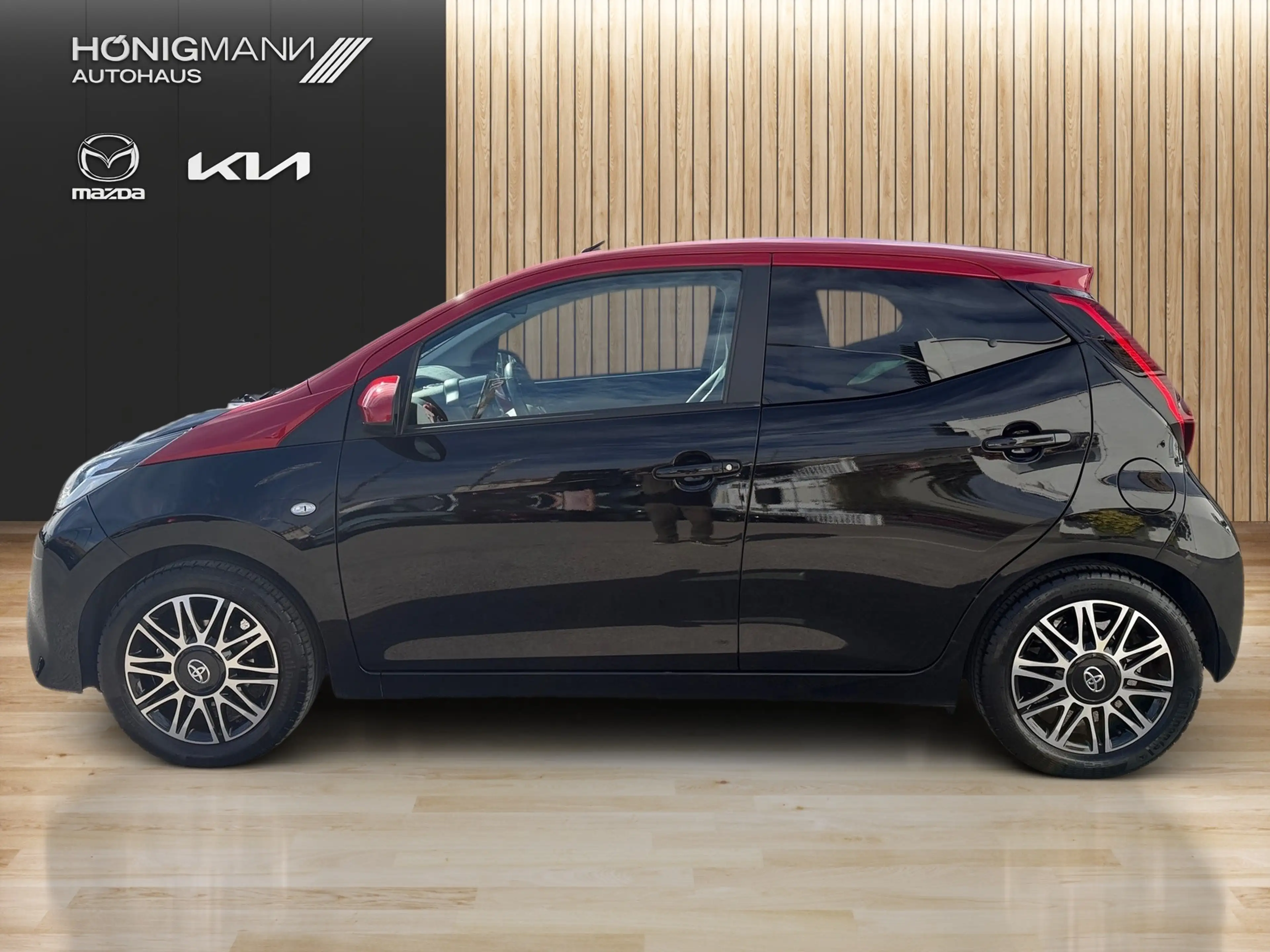 Toyota Aygo Aygo 1,0 VVT-i x-clusiv — photo 2