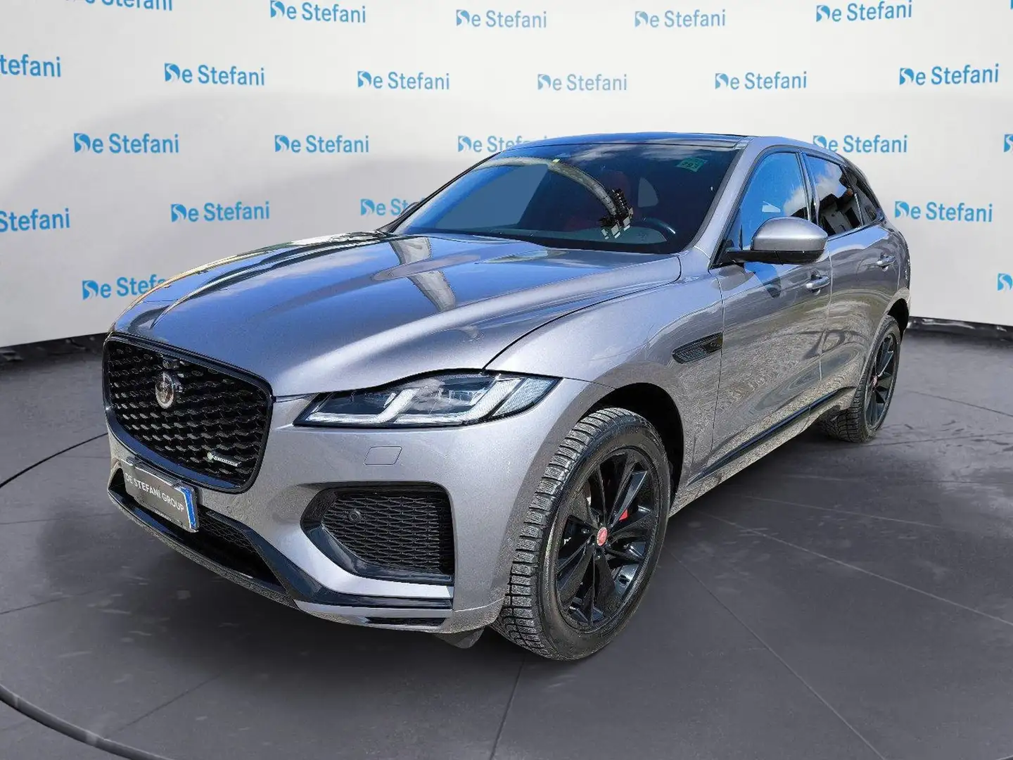 Jaguar F-Pace F-Pace 2.0d i4 mhev R-Dynamic SE awd 204cv auto Grigio - 1