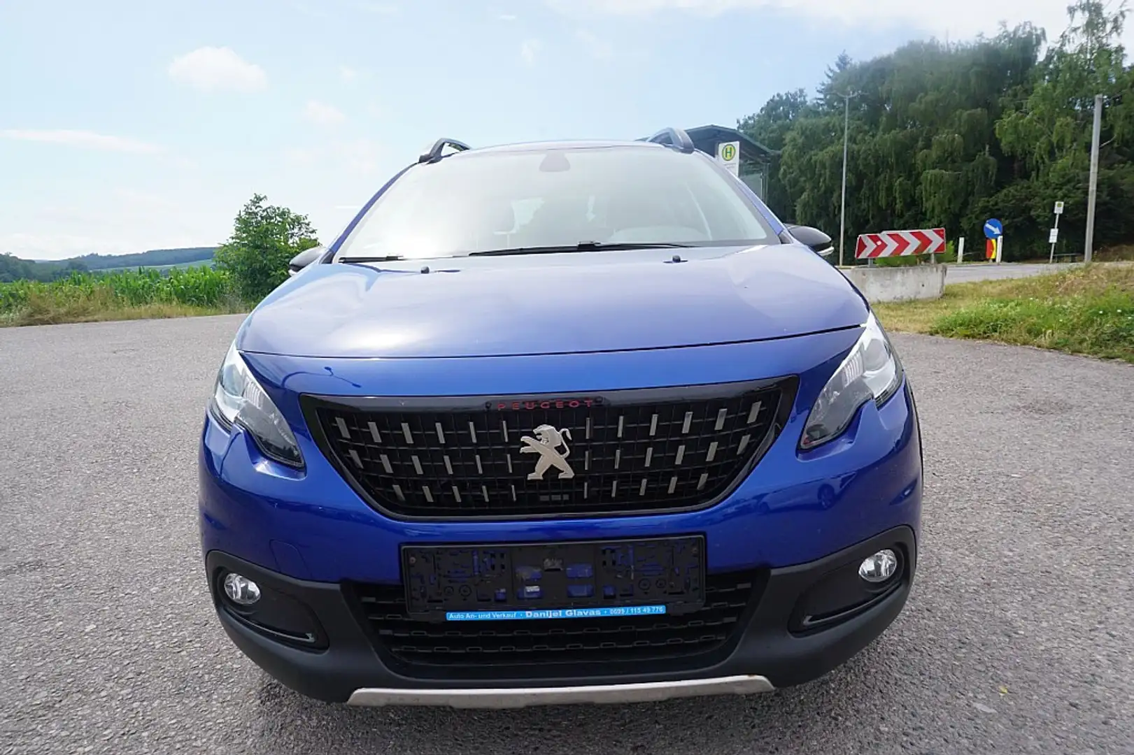 Peugeot 2008 1,2 PureTech 130 S&S GT Line EAT6 Blau - 1