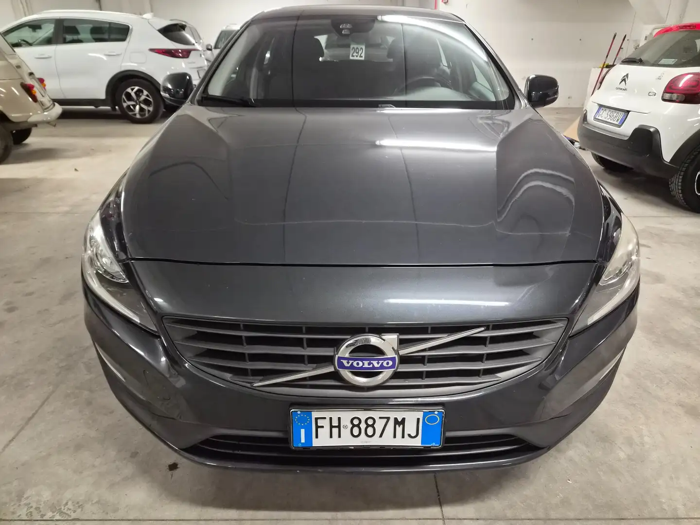 Volvo V60 V60 I 2014 2.0 d2 Kinetic geartronic Gris - 2