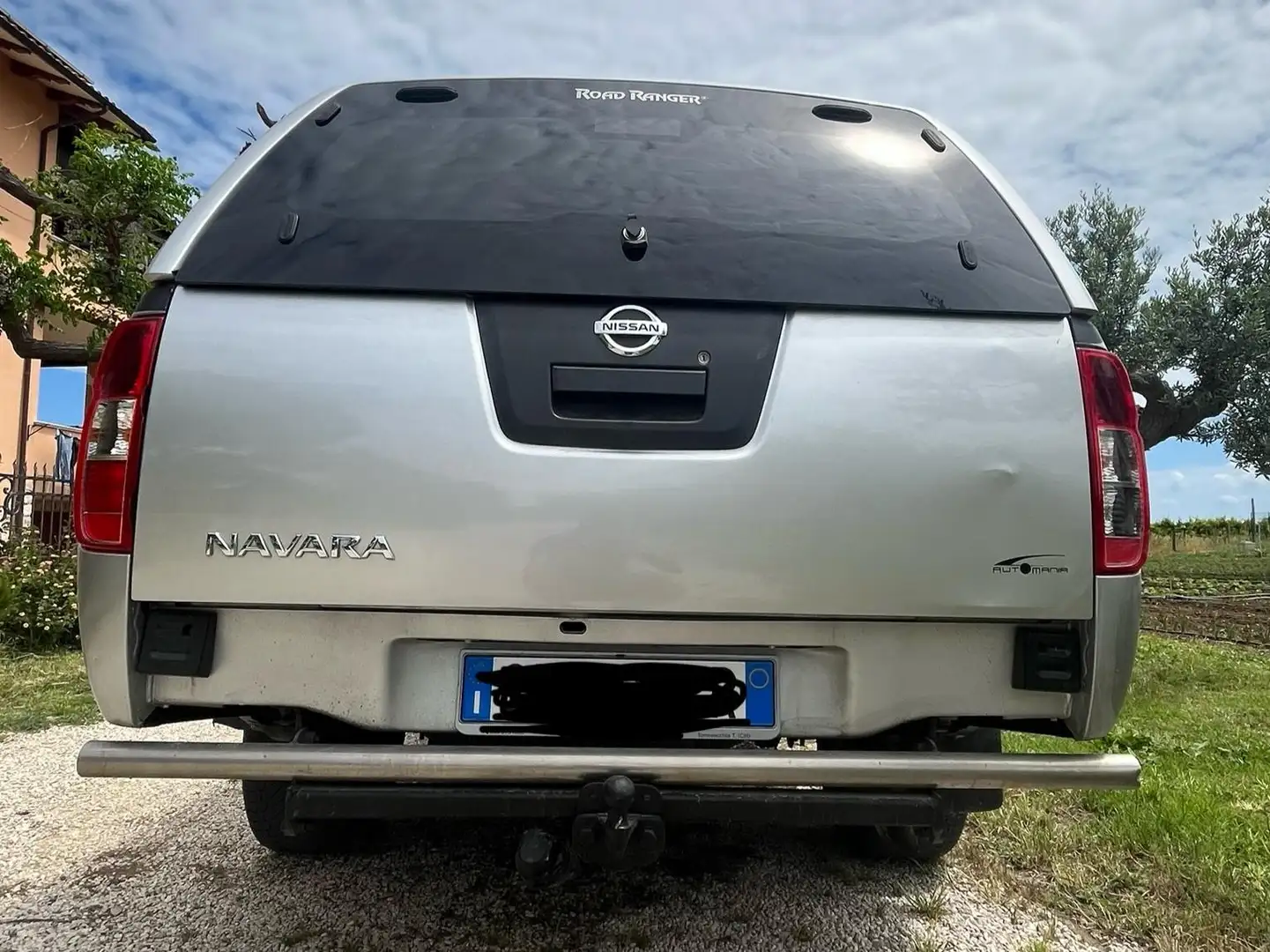 Nissan Navara Navara 2.5 dci d.cab LE Plus Grigio - 2