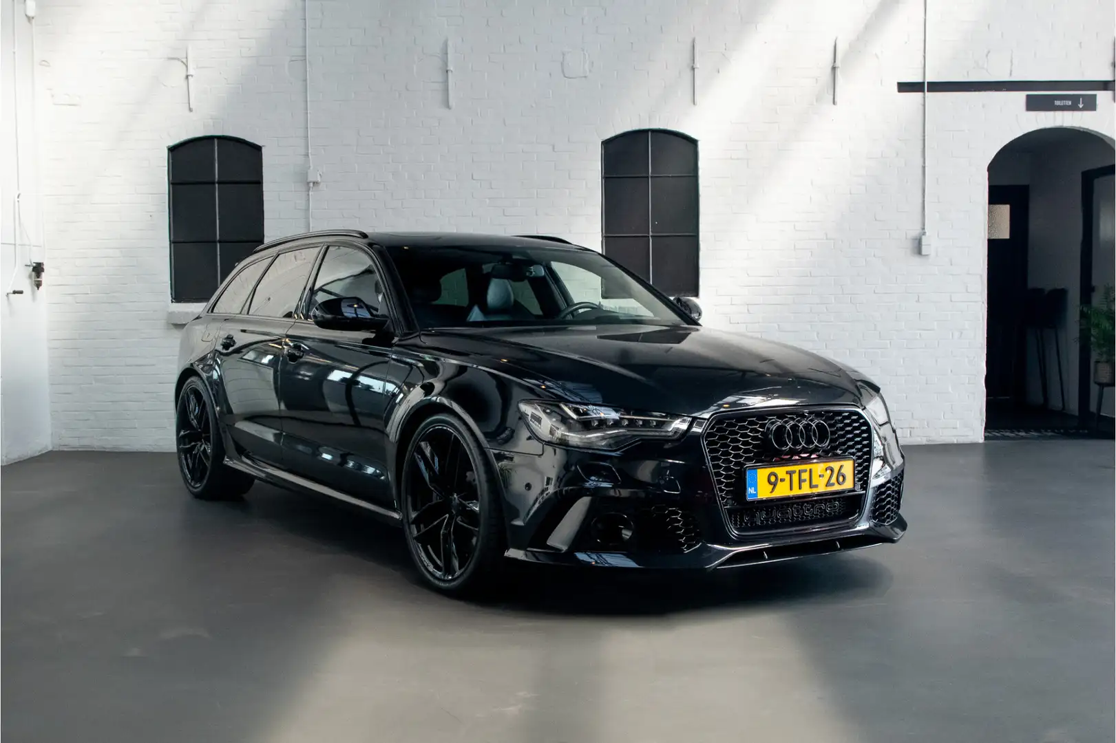 Audi RS6 A6 Avant 4.0 TFSI quattro NL AUTO / PANO / HEAD UP Zwart - 1