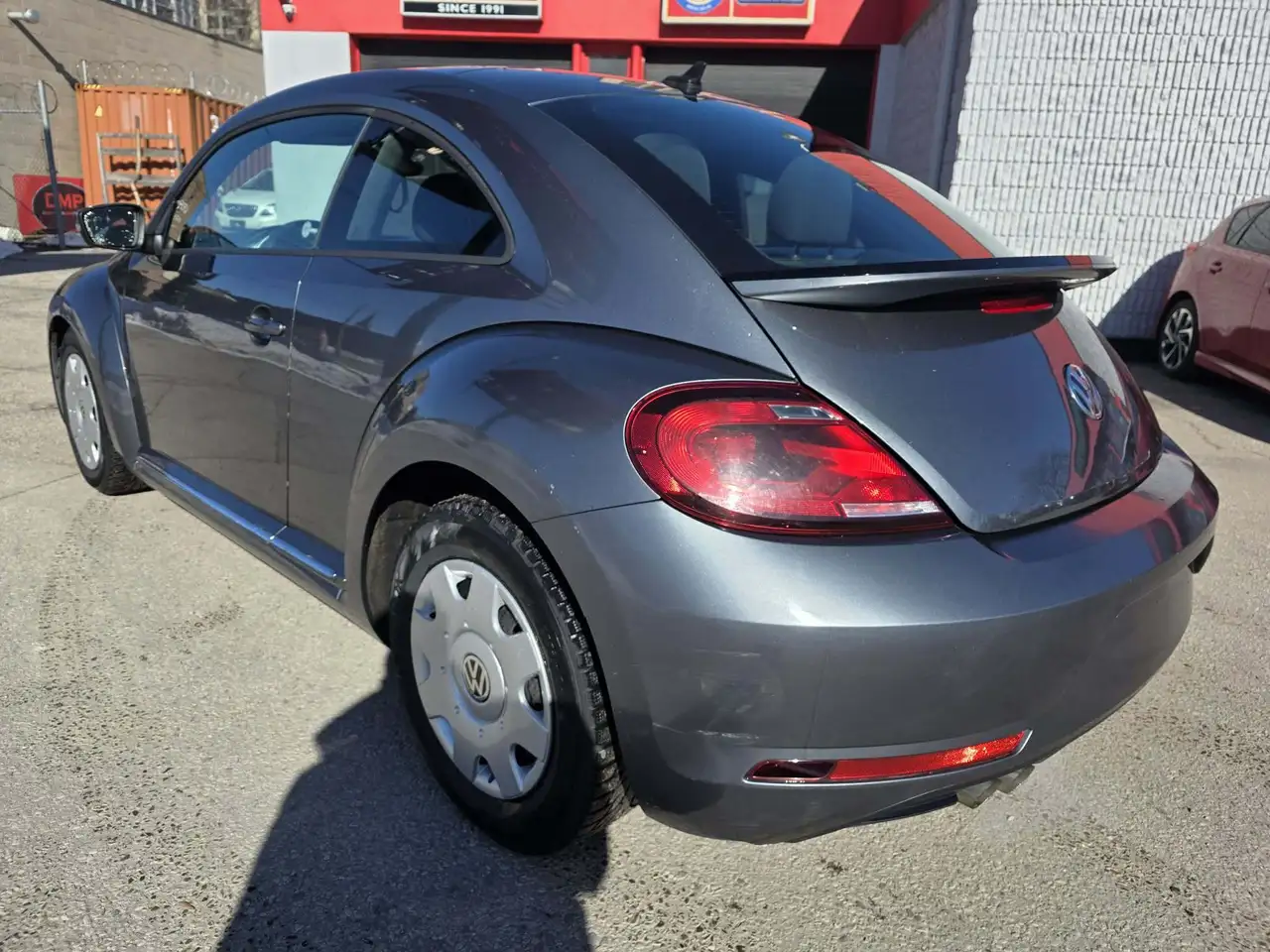 Volkswagen Beetle снимка Volkswagen Beetle