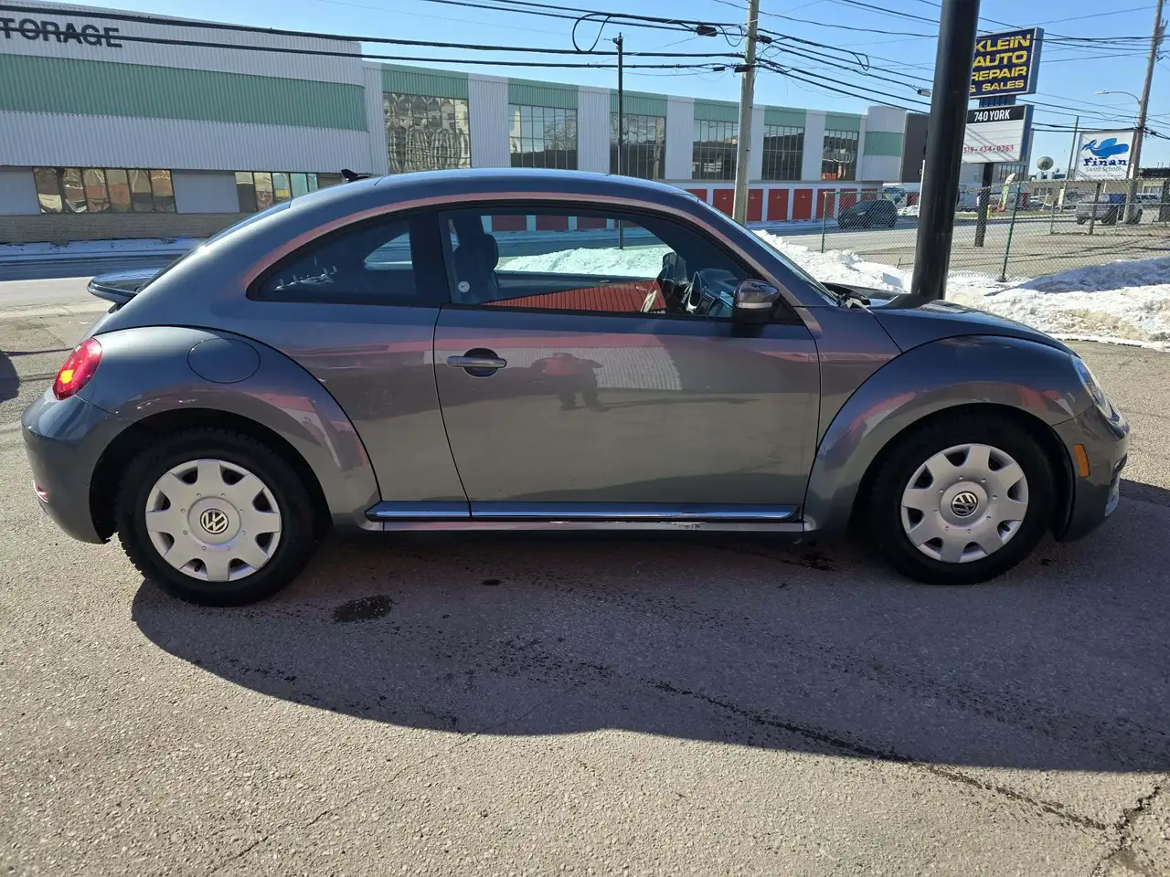 Volkswagen Beetle снимка Volkswagen Beetle