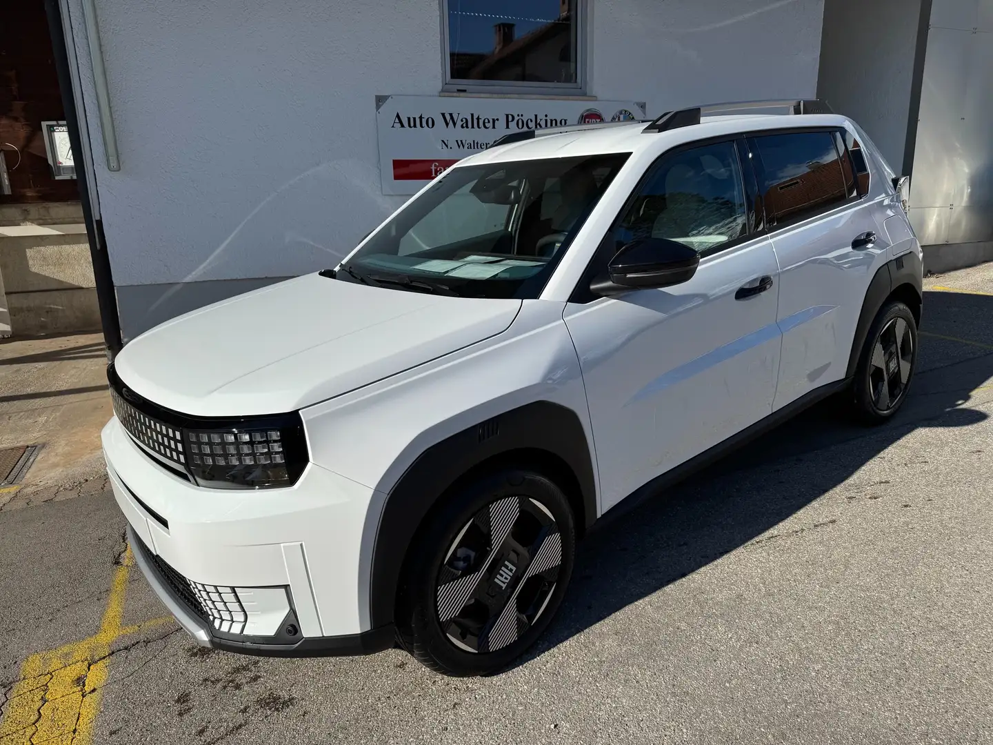 Fiat Grande Panda 1.2 Hybrid La Prima, LED, Klimaaut., Winterpaket Weiß - 1