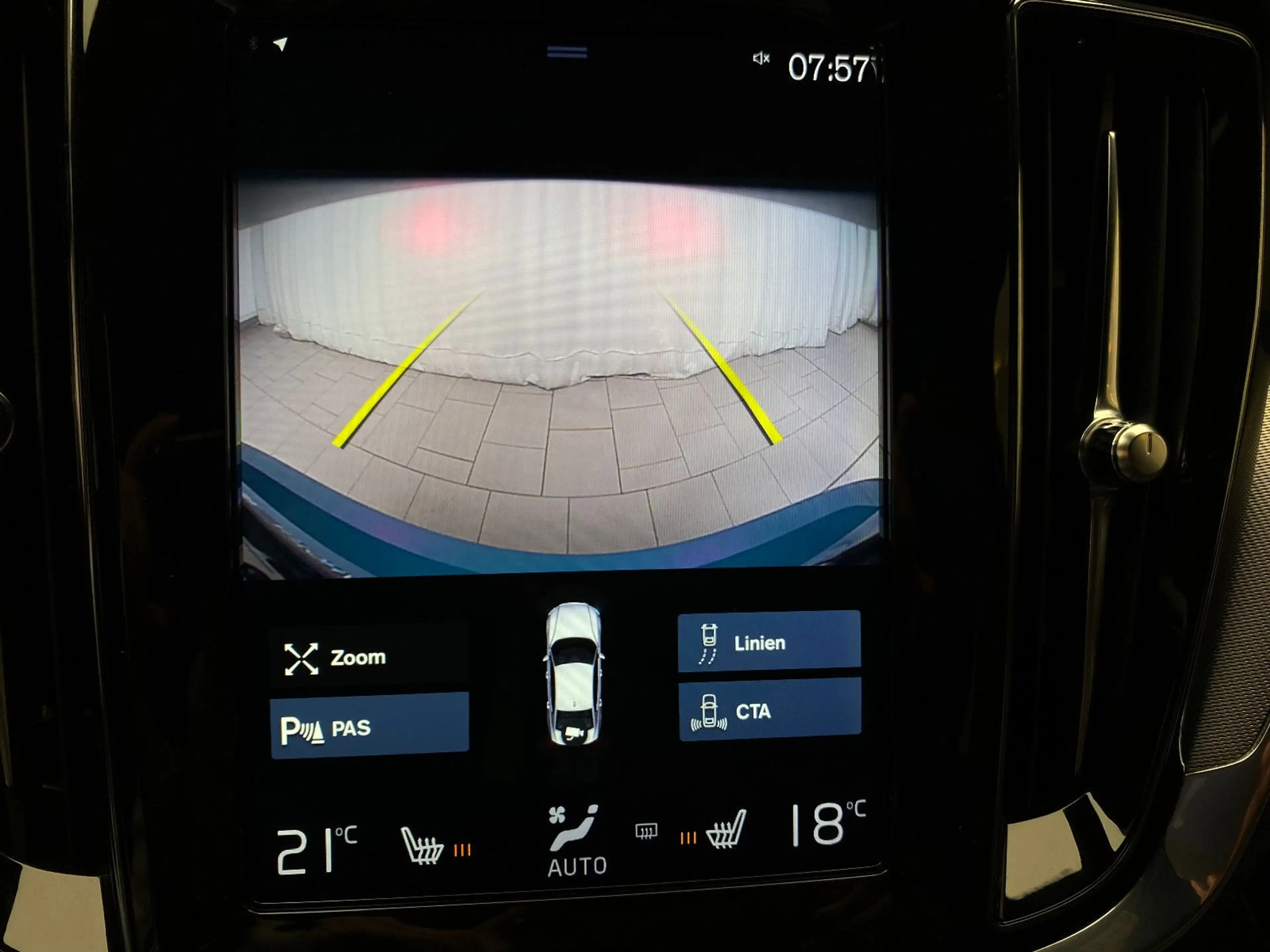 Volvo S60 Lim. R Design Automatik AHK LED ACC Navigation — photo 29