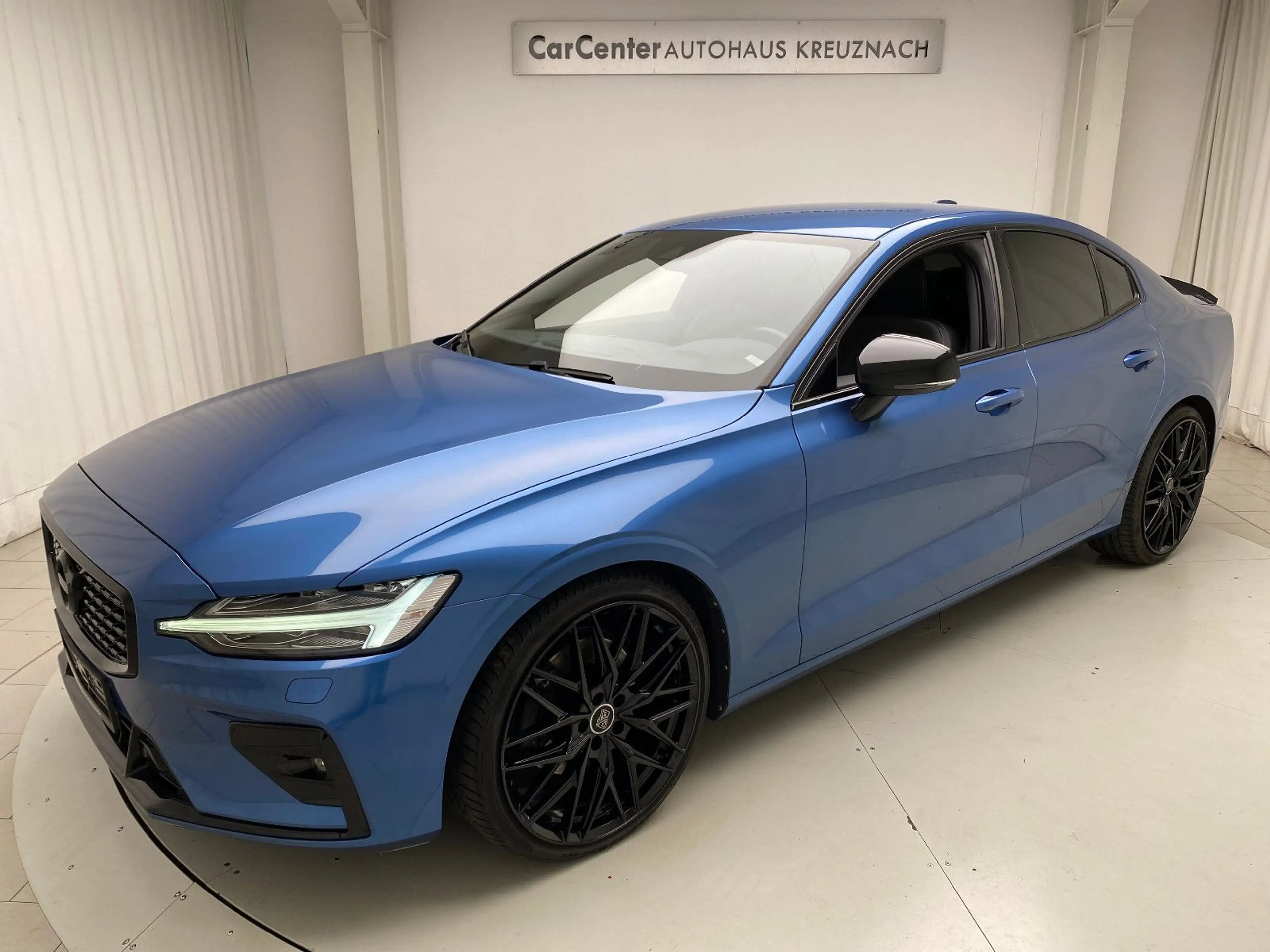 Volvo S60 Lim. R Design Automatik AHK LED ACC Navigation — photo 3