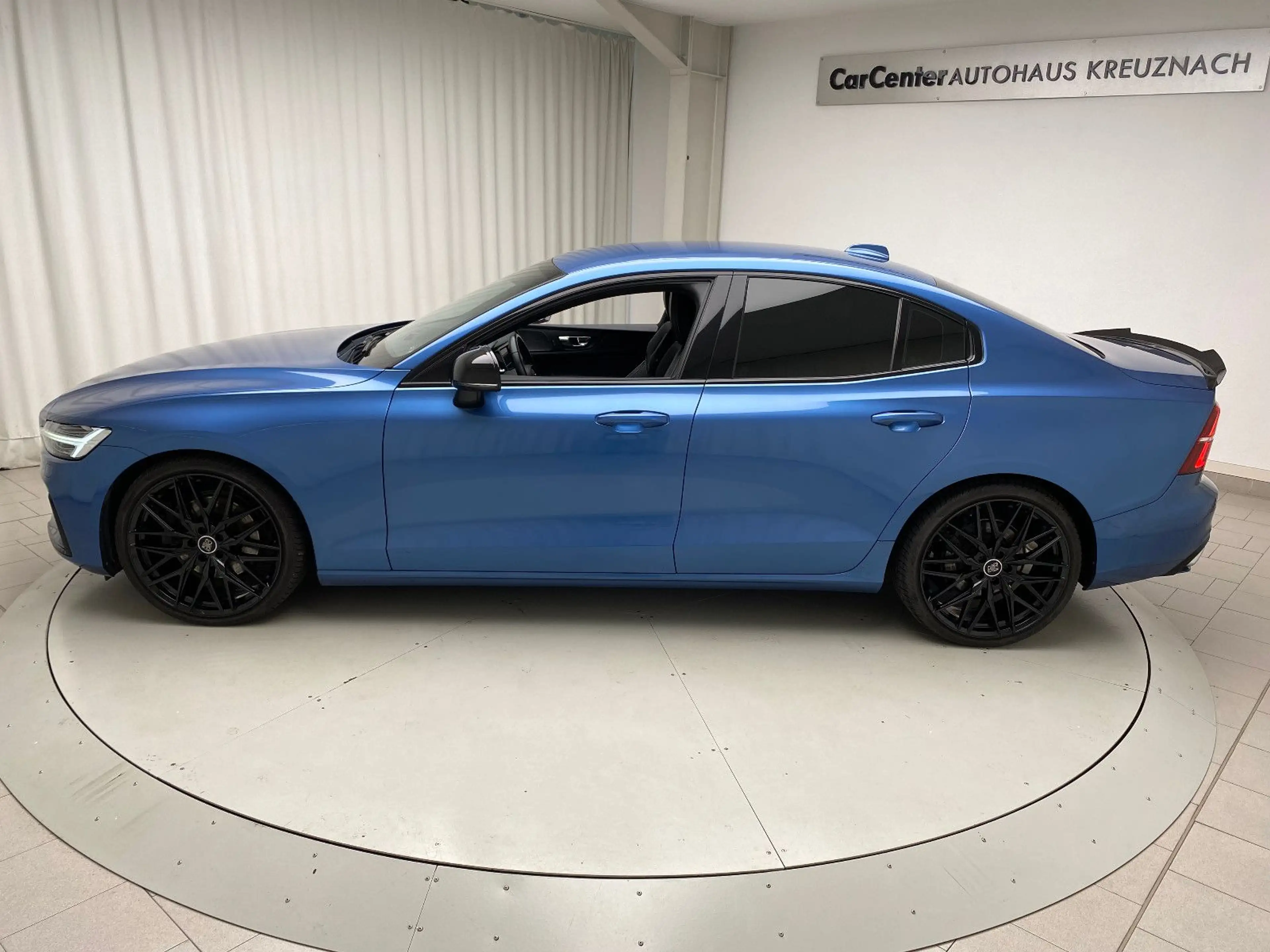 Volvo S60 Lim. R Design Automatik AHK LED ACC Navigation — photo 7