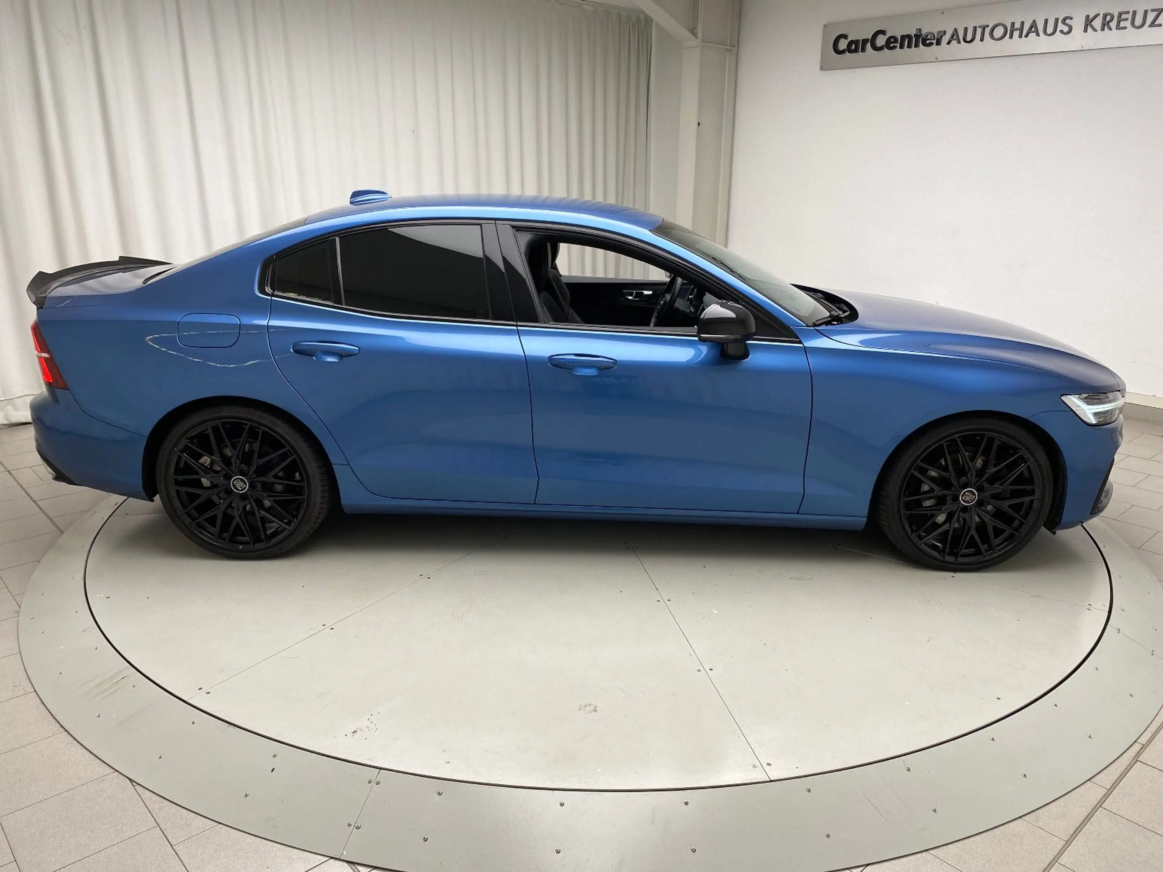 Volvo S60 Lim. R Design Automatik AHK LED ACC Navigation — photo 11