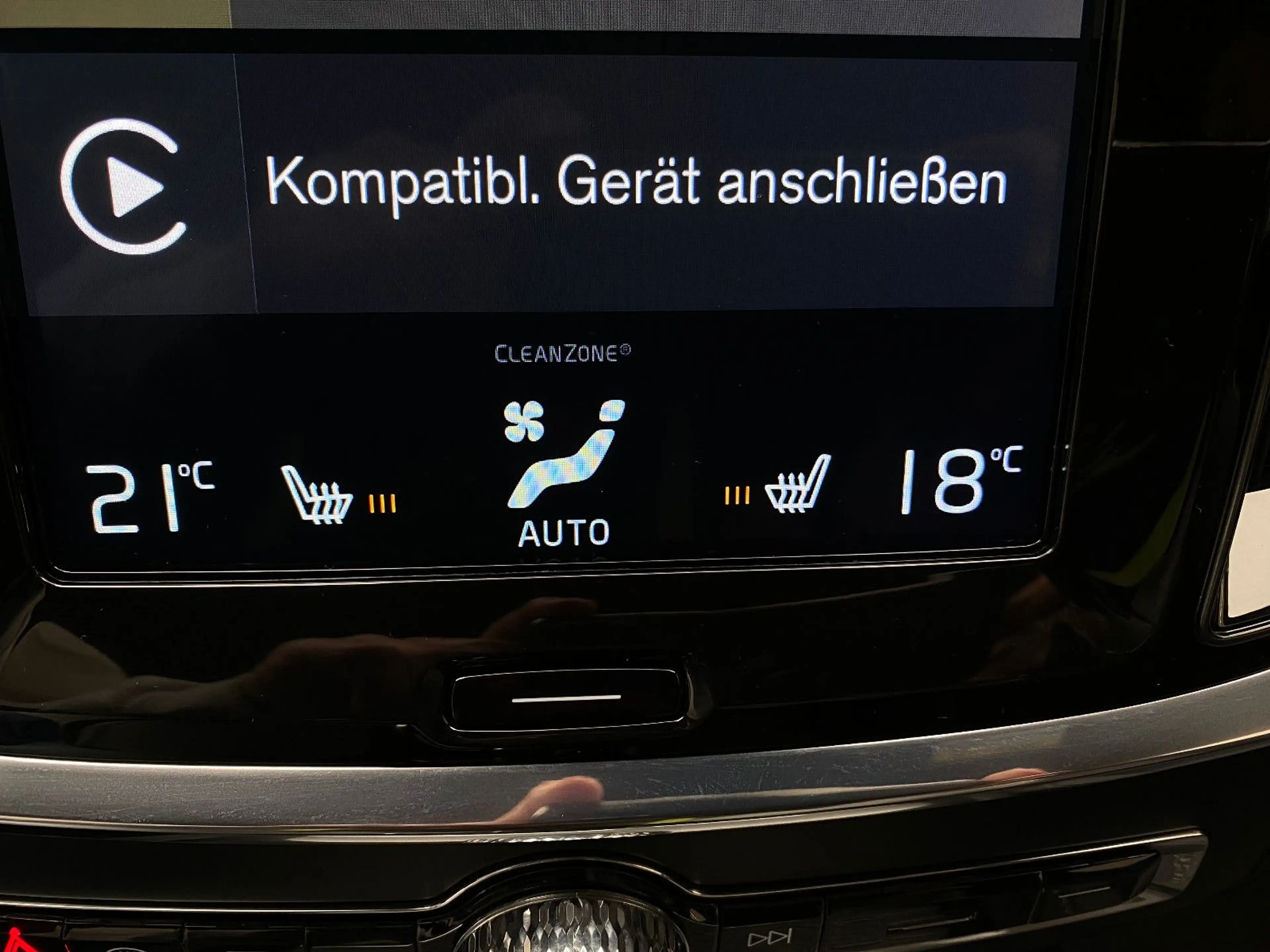 Volvo S60 Lim. R Design Automatik AHK LED ACC Navigation — photo 21