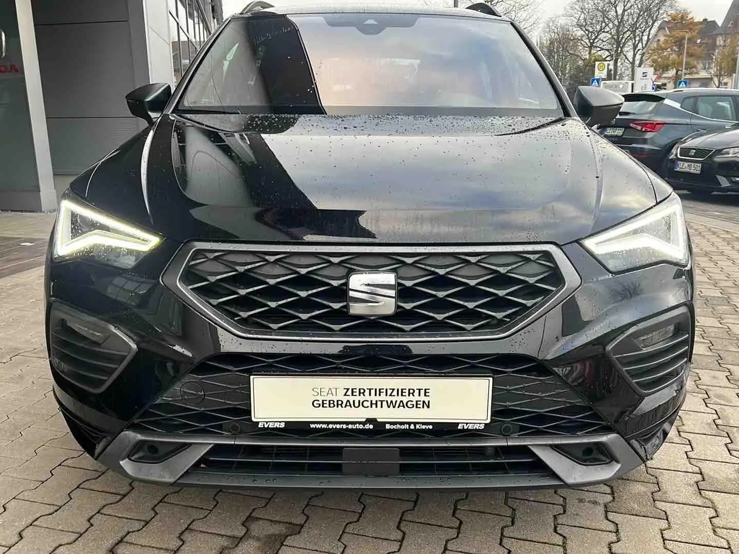 SEAT Ateca FR 2.0 TDI LED Navi Kamera AHK ACC Totw. Schwarz - 2