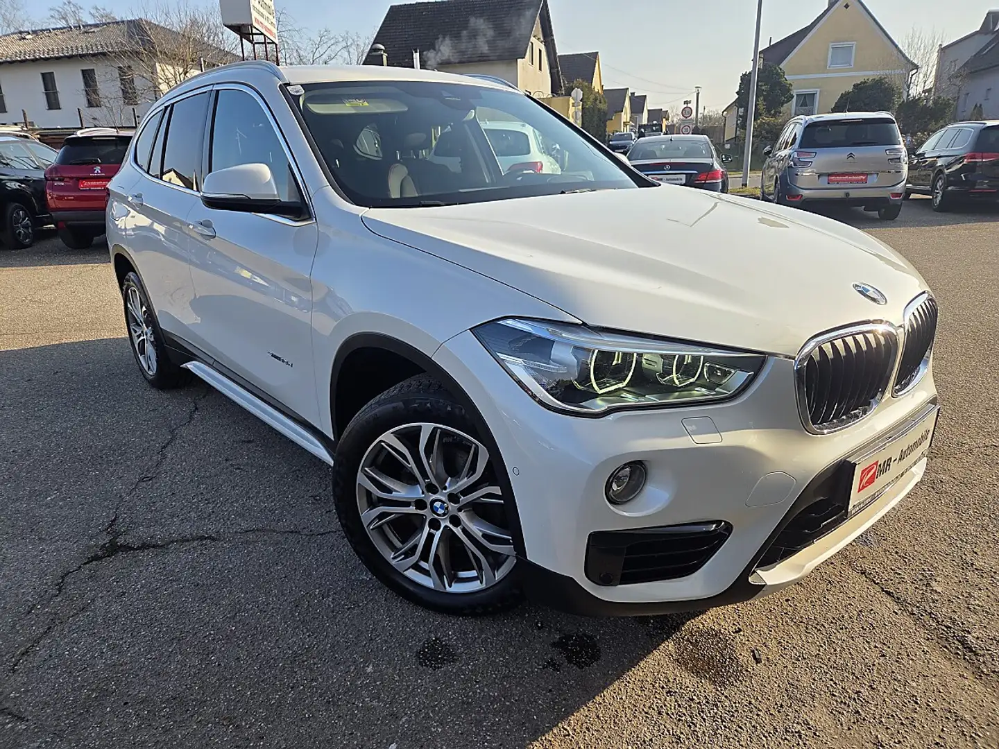 BMW X1 sDrive18d Sport Line Aut. Weiß - 1