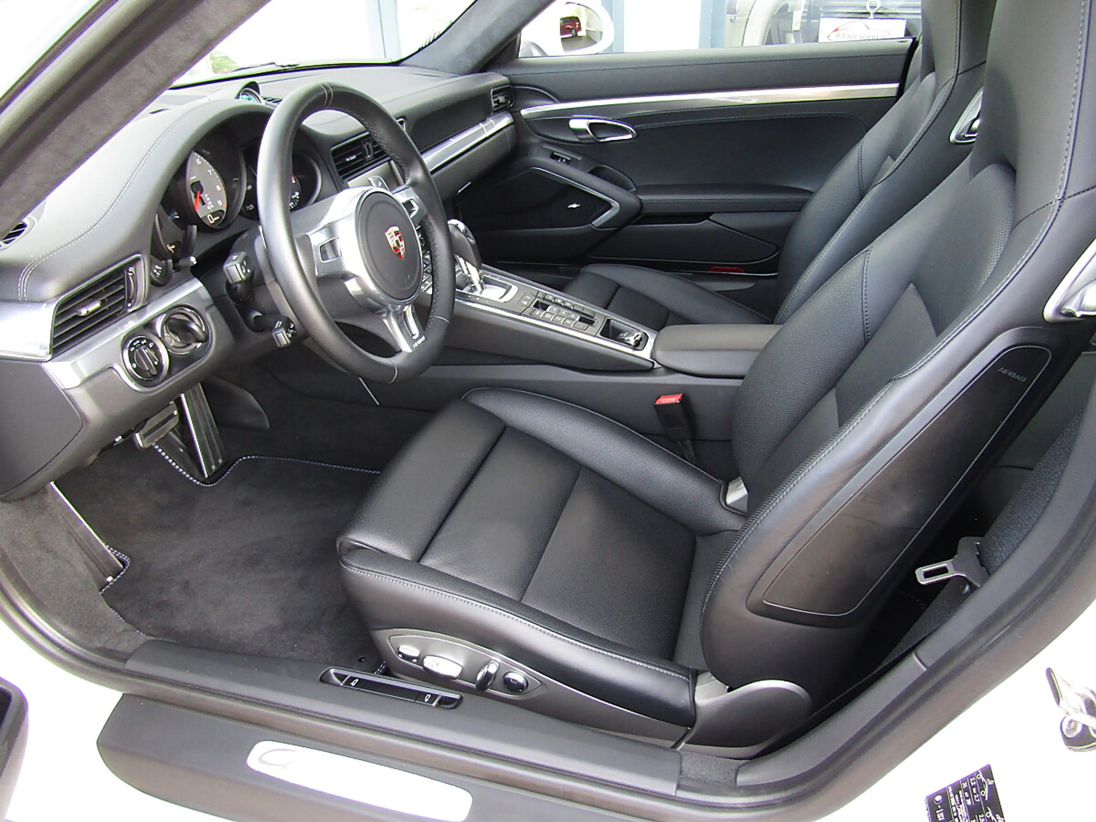 Porsche 911 Carrera 4S WLS 3.8 400PS neuwertiger Zustand!! — photo 7