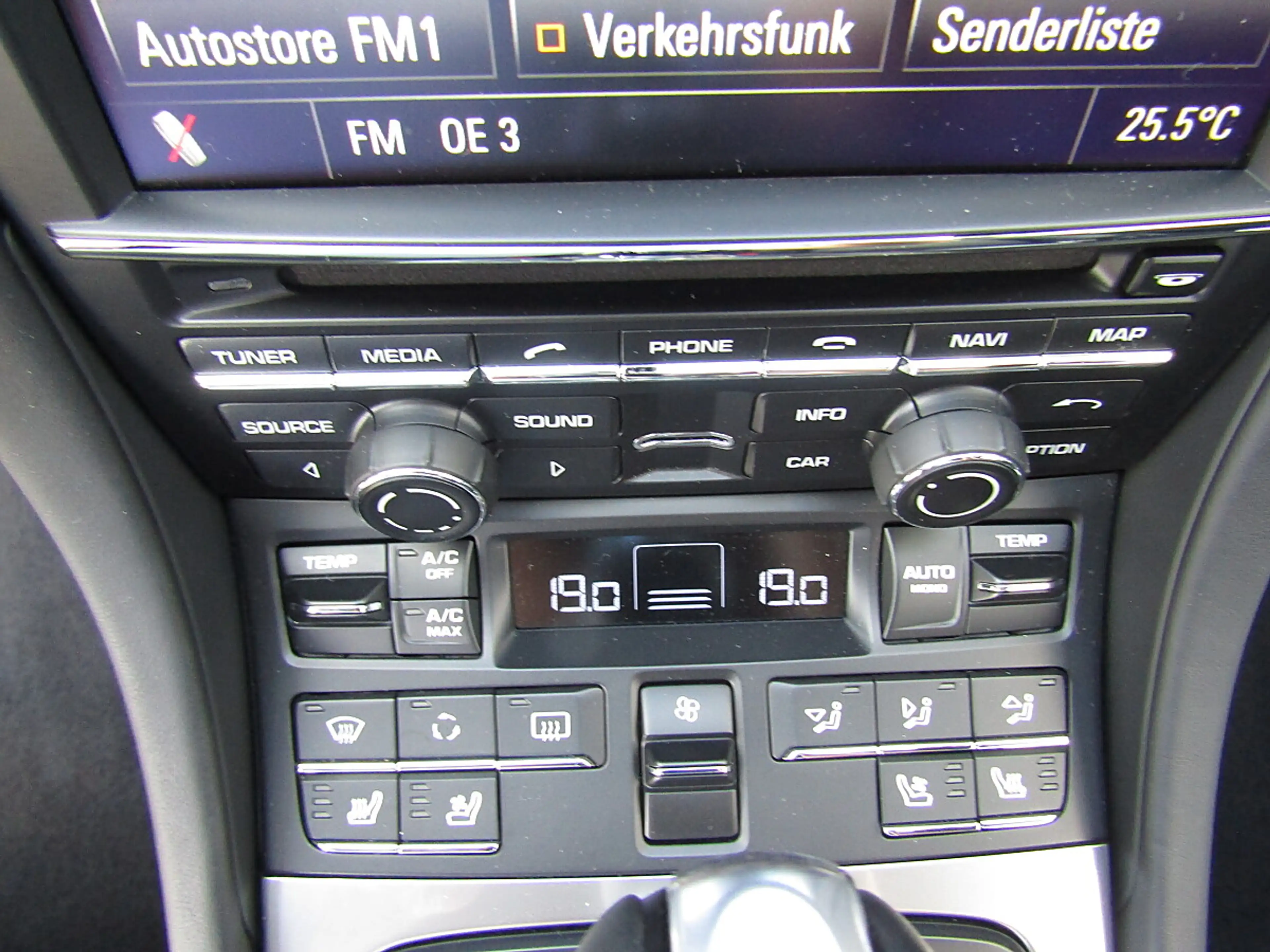 Porsche 911 Carrera 4S WLS 3.8 400PS neuwertiger Zustand!! — photo 11