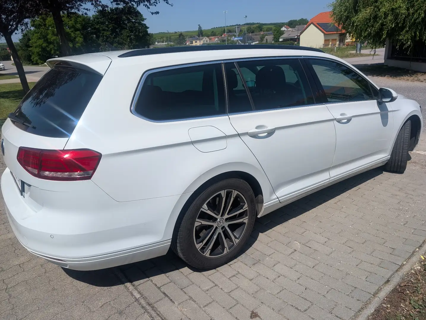 Volkswagen Passat Variant Comfortline 1,6 TDI DSG LED Serviceheft Heckklappe - 2