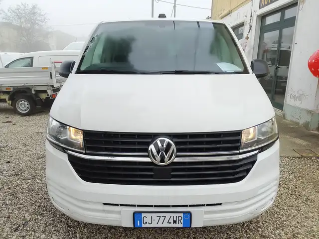 Volkswagen T6.1 Caravelle 2.0 TDI 110CV PC Trendline N1 6 POSTI AUTOCARRO
