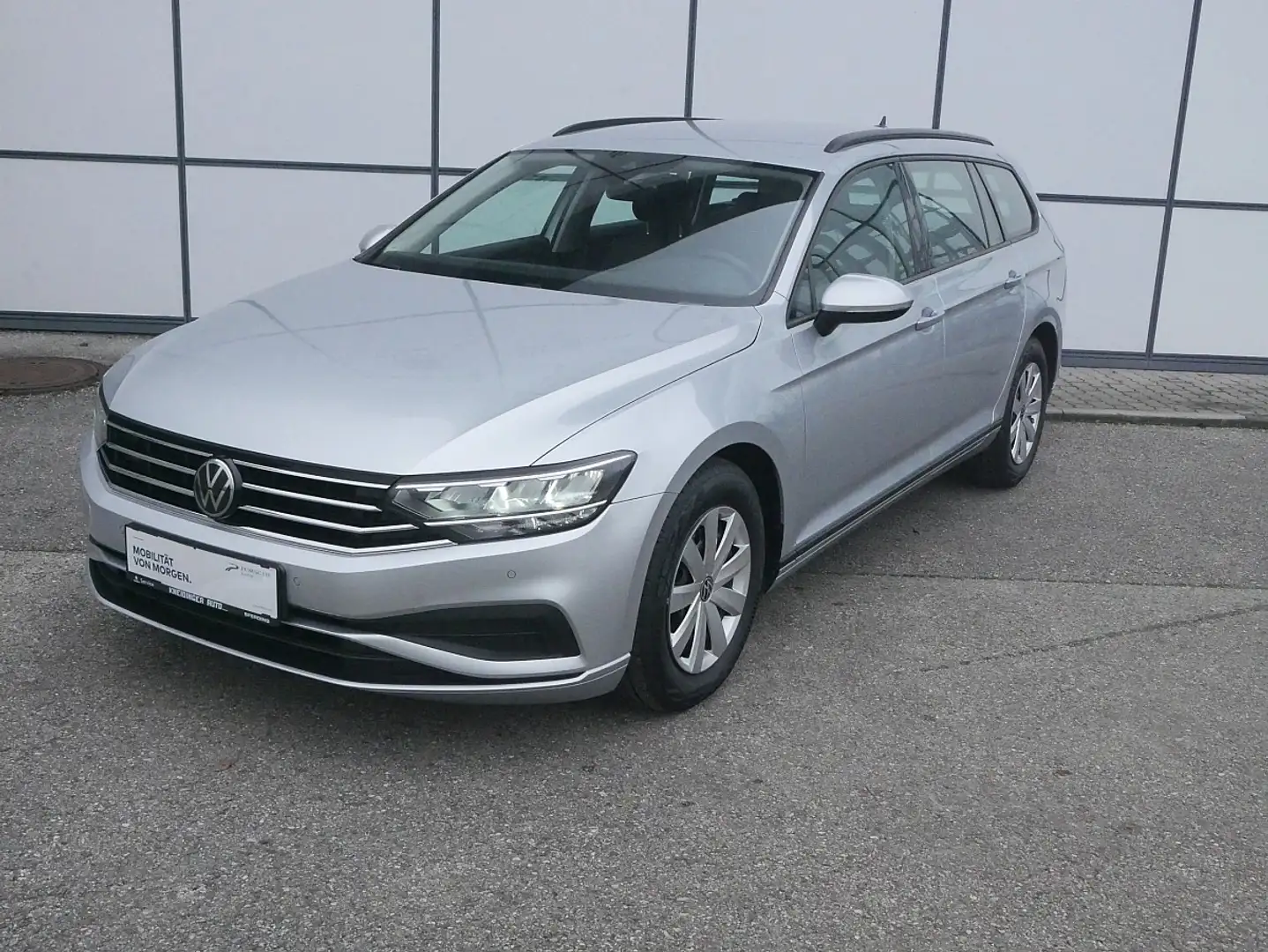 Volkswagen Passat Variant Business 2,0 SCR TDI DSG Silber - 2