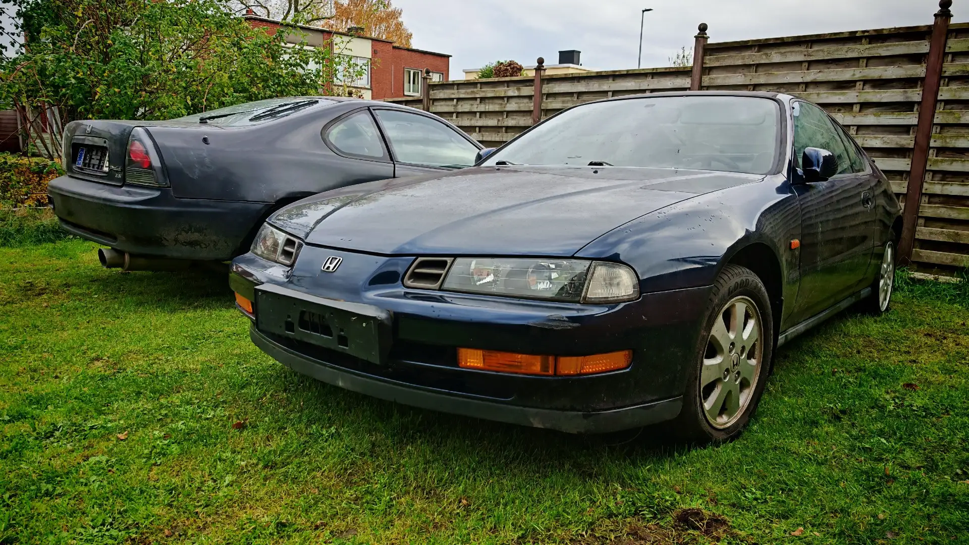 Honda Prelude 2.3 Automatic (1 black 1 blue) - 2