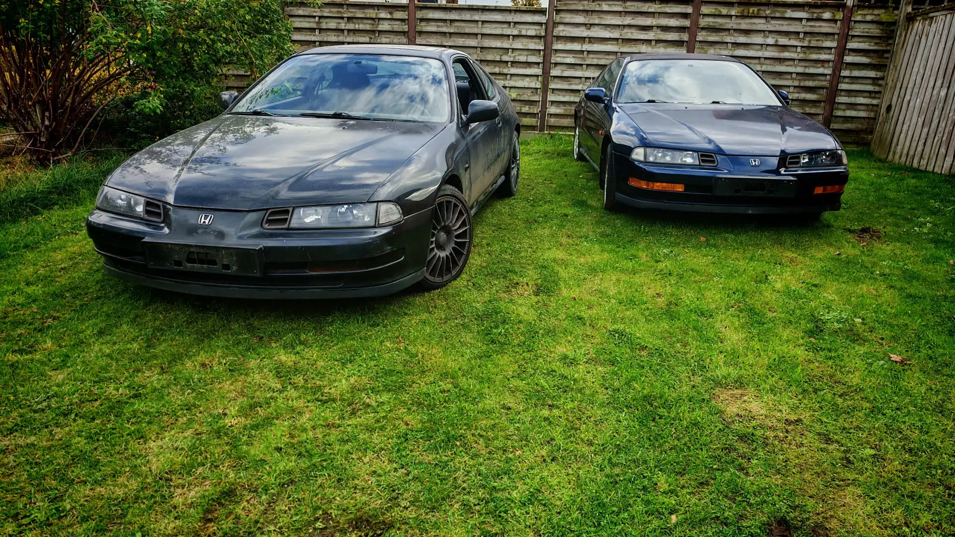 Honda Prelude 2.3 Automatic (1 black 1 blue) - 1