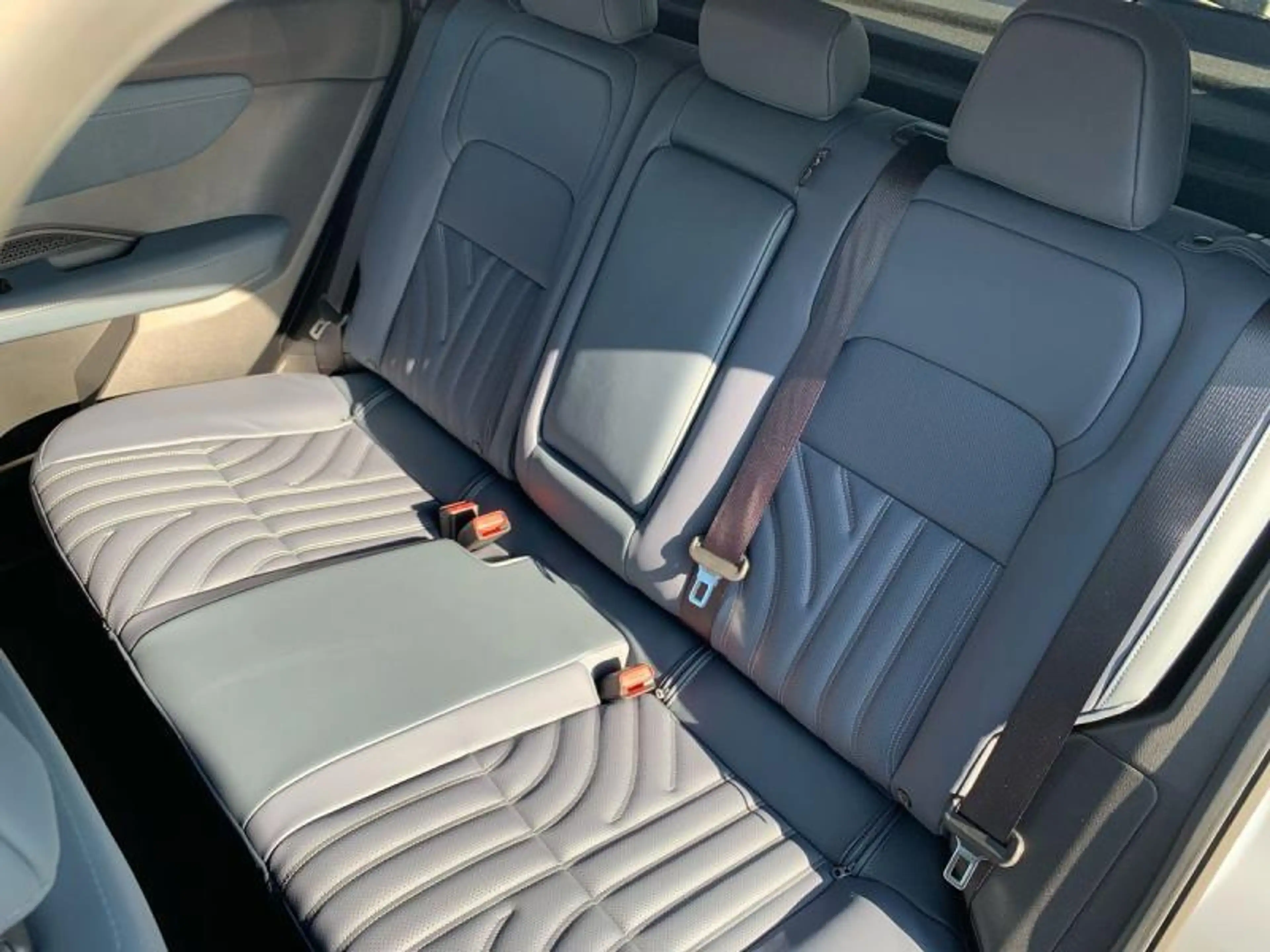 Nissan Ariya EVOLVE — photo 11