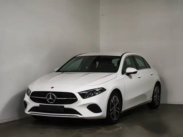 Mercedes-Benz A 180 Progressive Rückfahrkamera LED Spurhalte