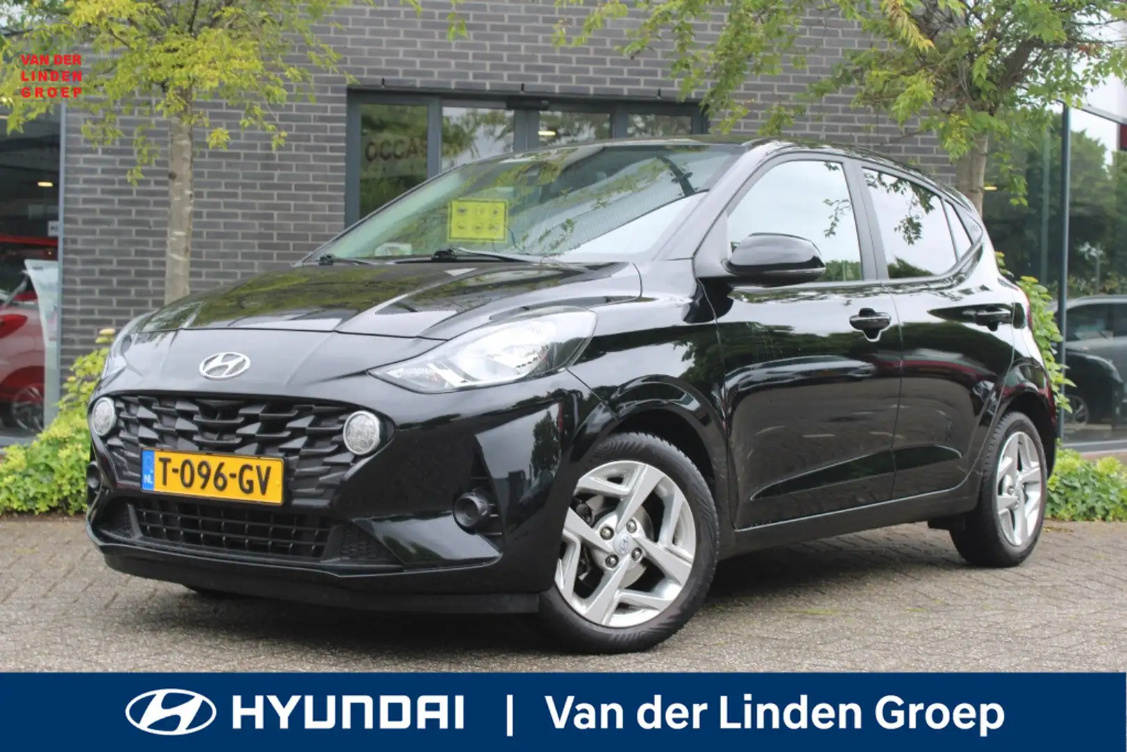 Hyundai i10 1.2 Premium Navi/Carplay/Cam/Pdc/wint/All weather Schwarz - 1