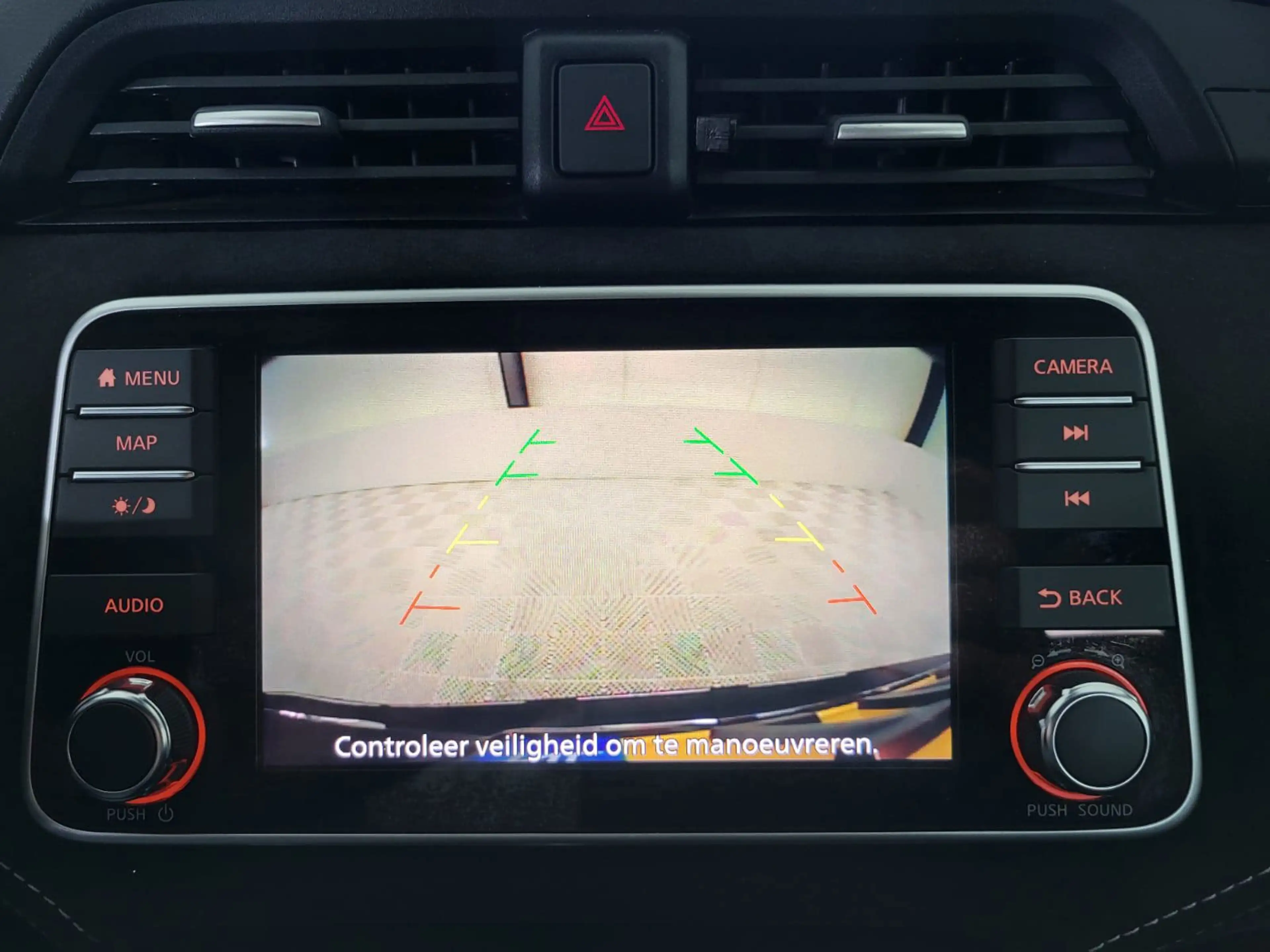 Nissan Micra 1.0 IG-T N-Sport, Camera, Navigatie, Parkeersensor — photo 13