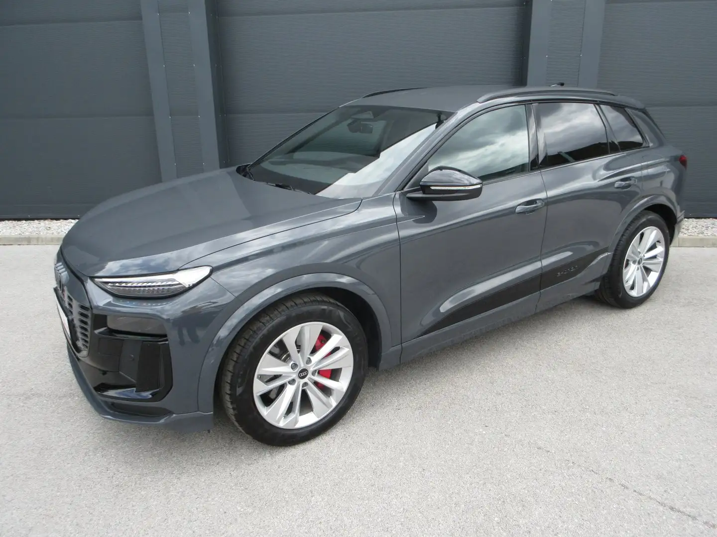 Audi SQ6 e-tron e-tron Grau - 2