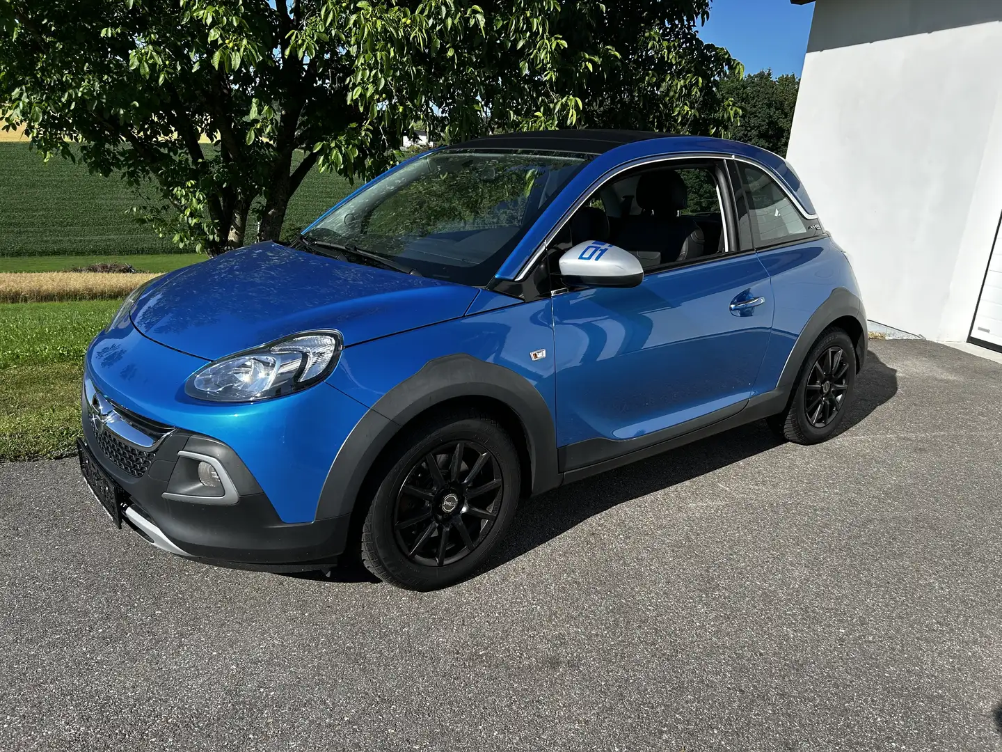 Opel Adam 1,0 Turbo Rocks mit Faltdach - 1