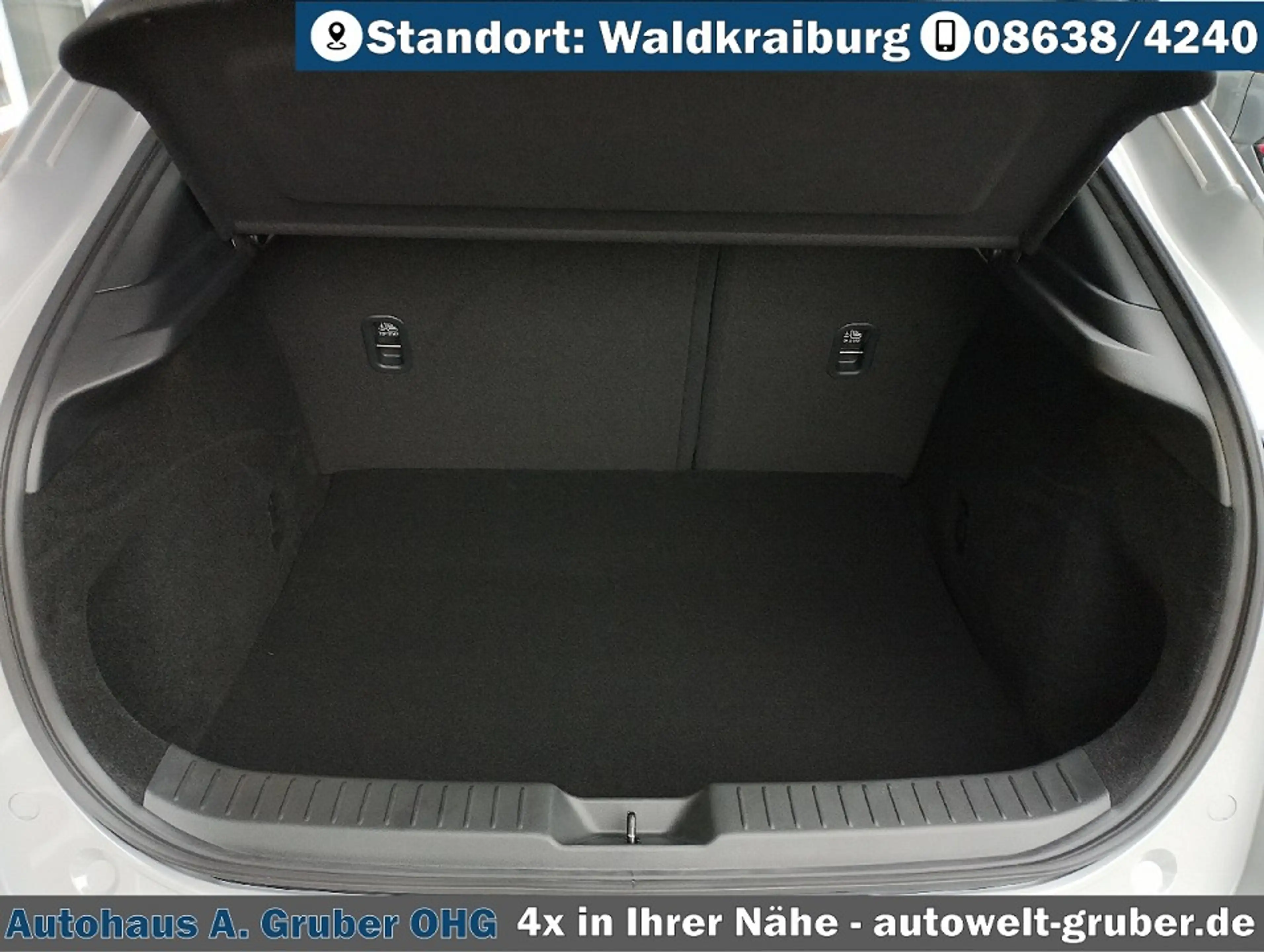 Mazda CX-30 e-SKYACTIV G Automatik Center-L+Design-Pak+Matrix- — photo 6