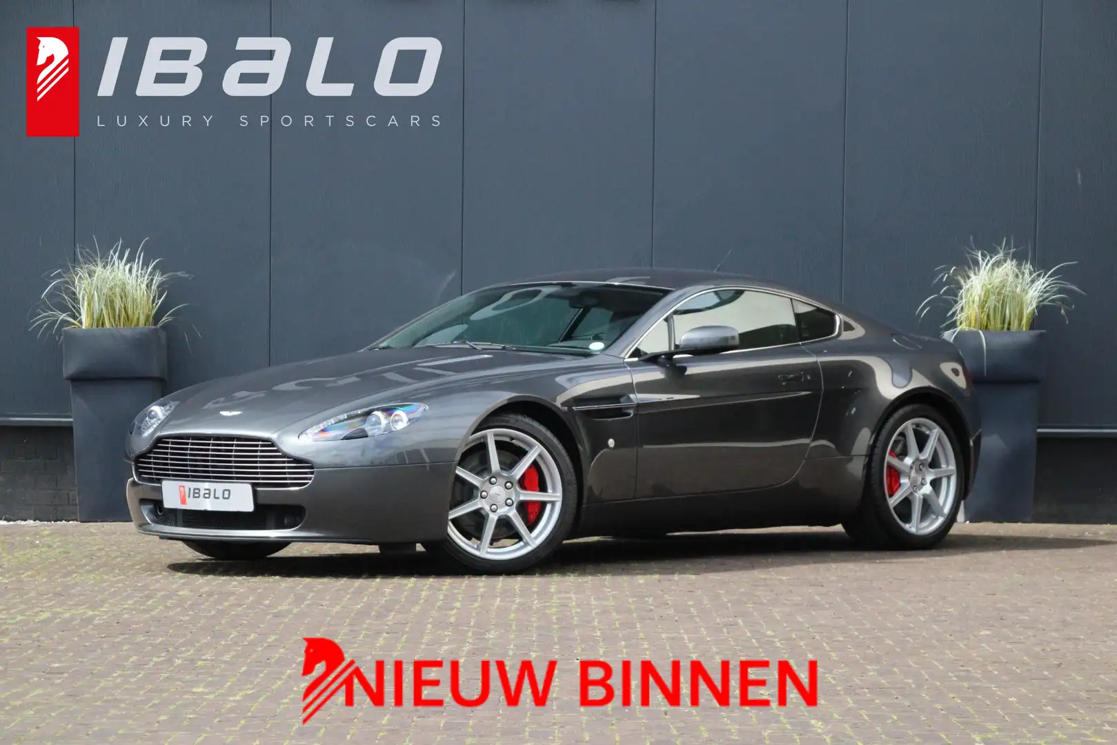 Aston Martin Vantage V8 | Handbak 6 | Youngtimer | BTW-auto | Argintiu - 1