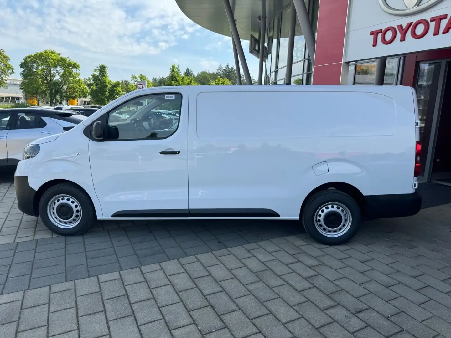 Toyota NEW Proace Kasten L2 2.0 D-4D Meister Weiß - 2