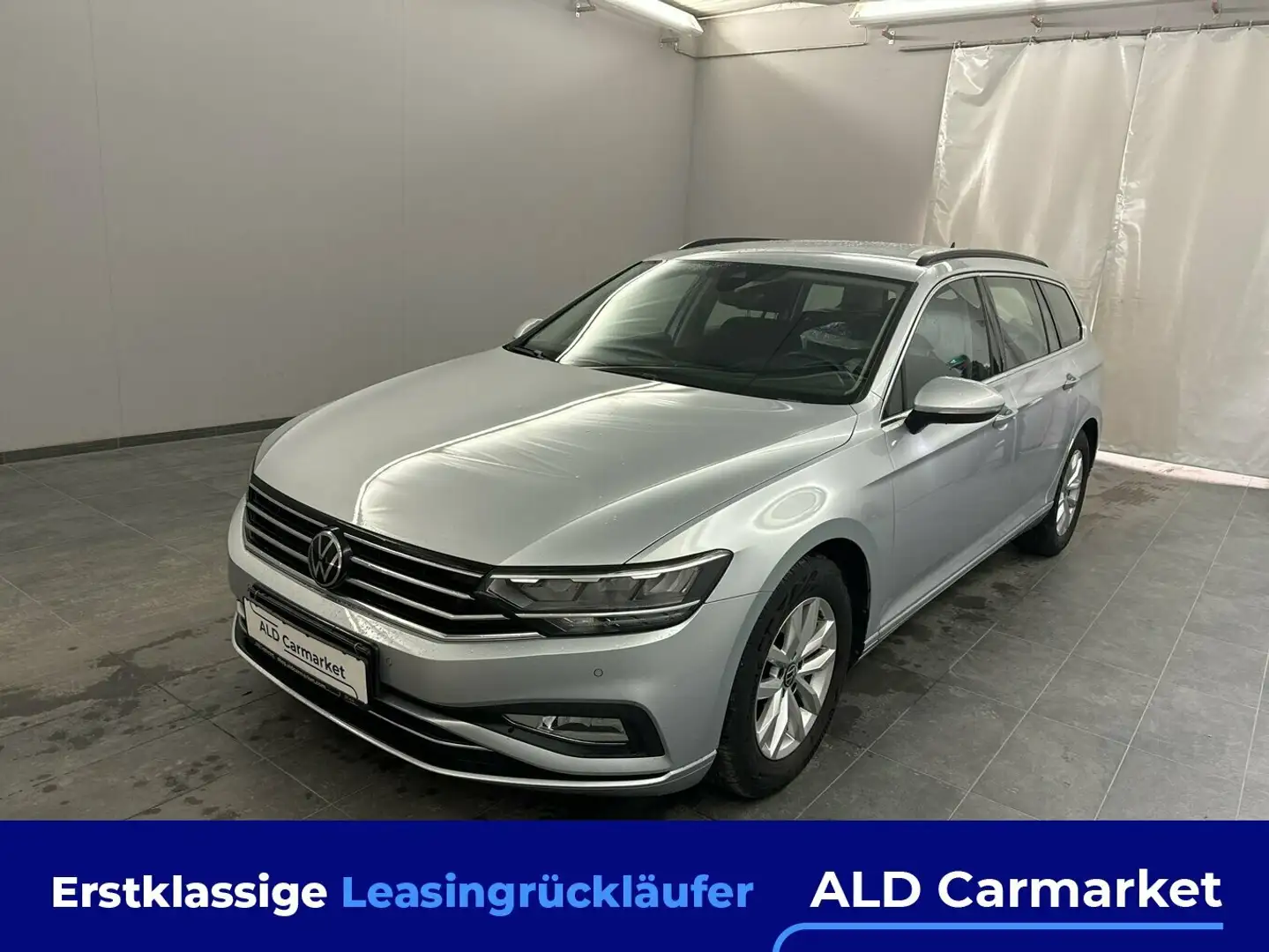Volkswagen Passat Variant 2.0 TDI SCR DSG Business Kombi, 5-türig, Automatik Silber - 1