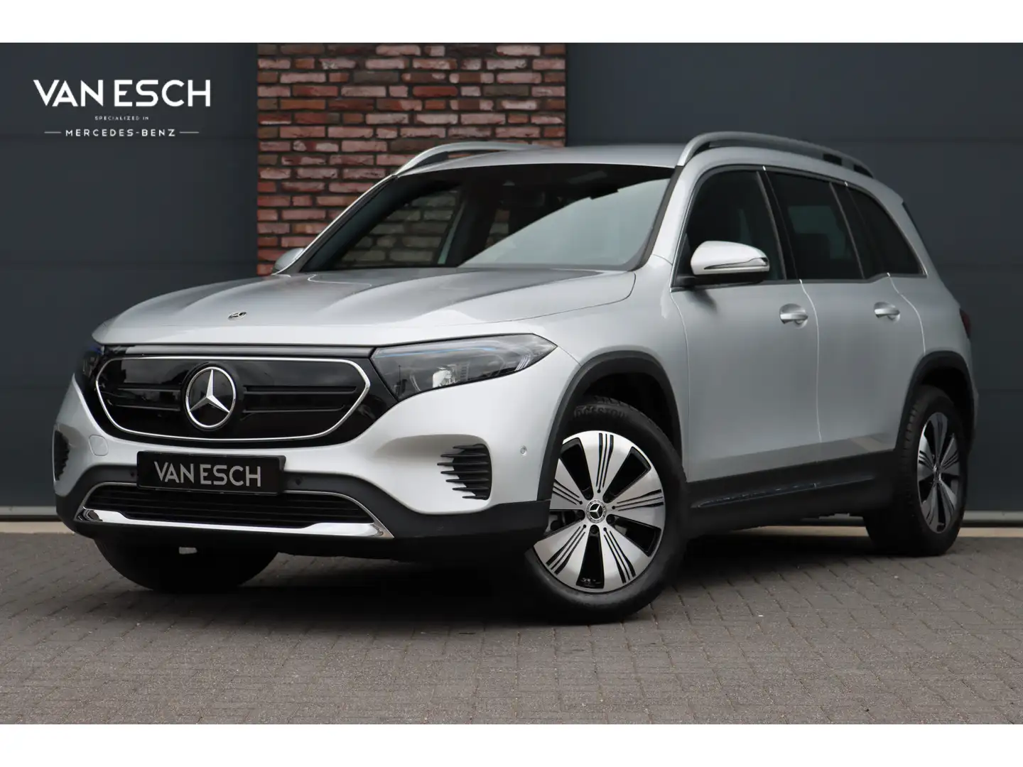 Mercedes-Benz EQB 300 4MATIC Luxury Line 67 kWh | Dodehoekassistent | Ca Argintiu - 1