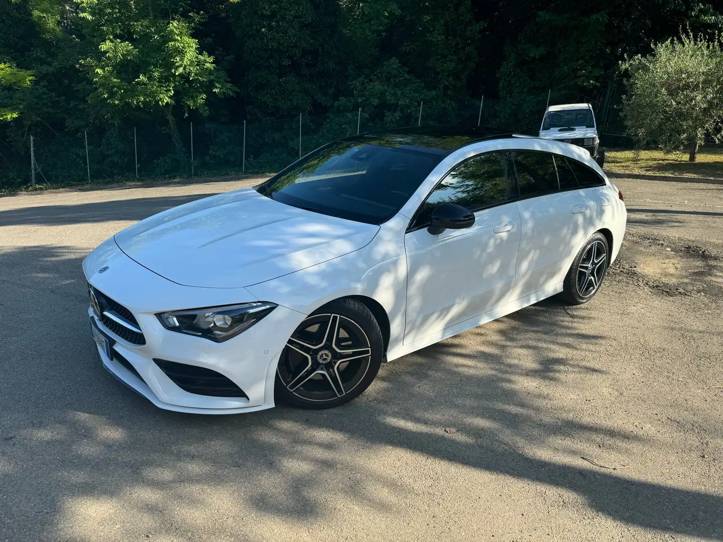 Mercedes-Benz CLA 200 Shooting Brake d Premium auto - 2