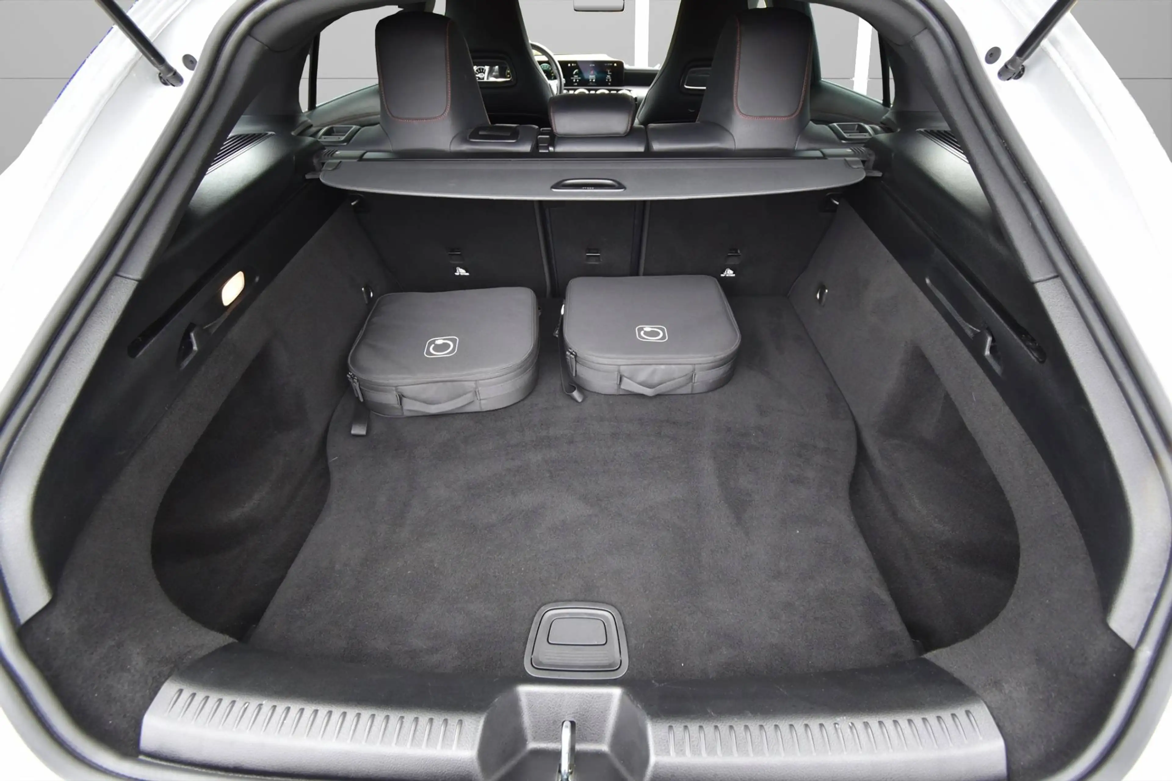 Mercedes-Benz CLA 250 e Shooting Brake AMG Line Aut. — photo 12