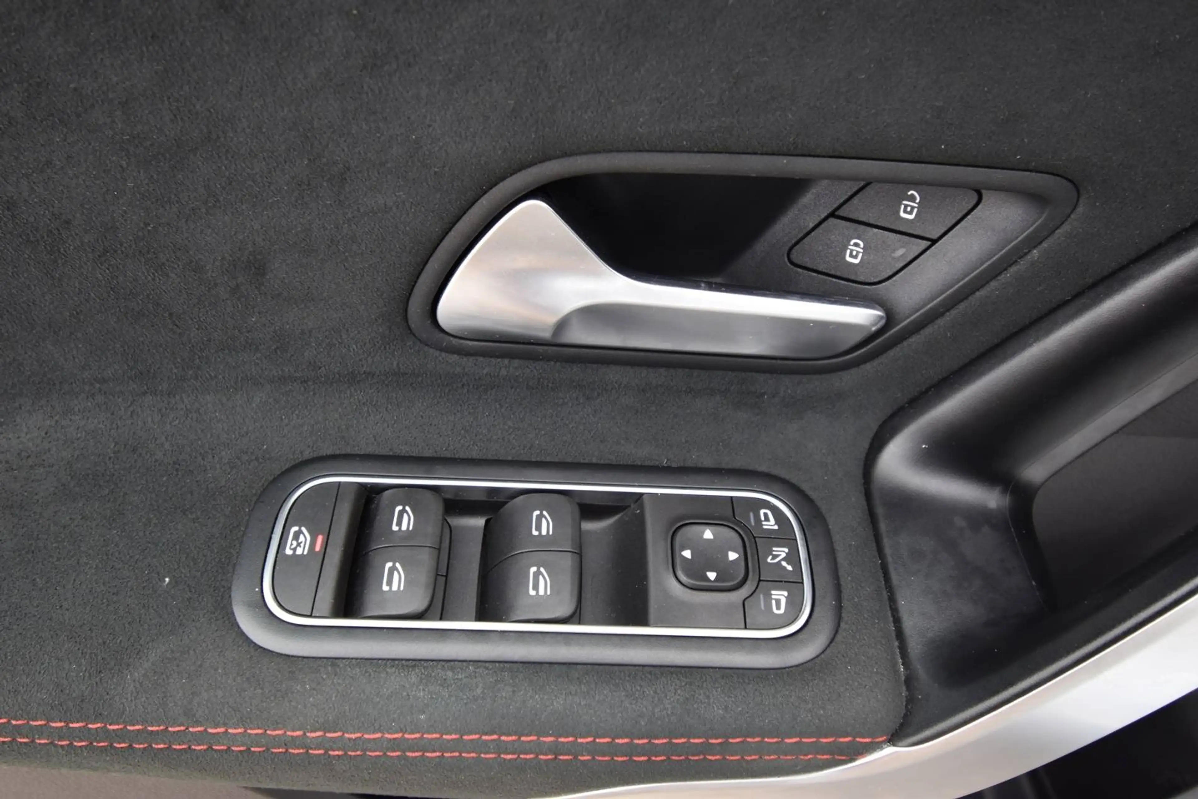 Mercedes-Benz CLA 250 e Shooting Brake AMG Line Aut. — photo 15